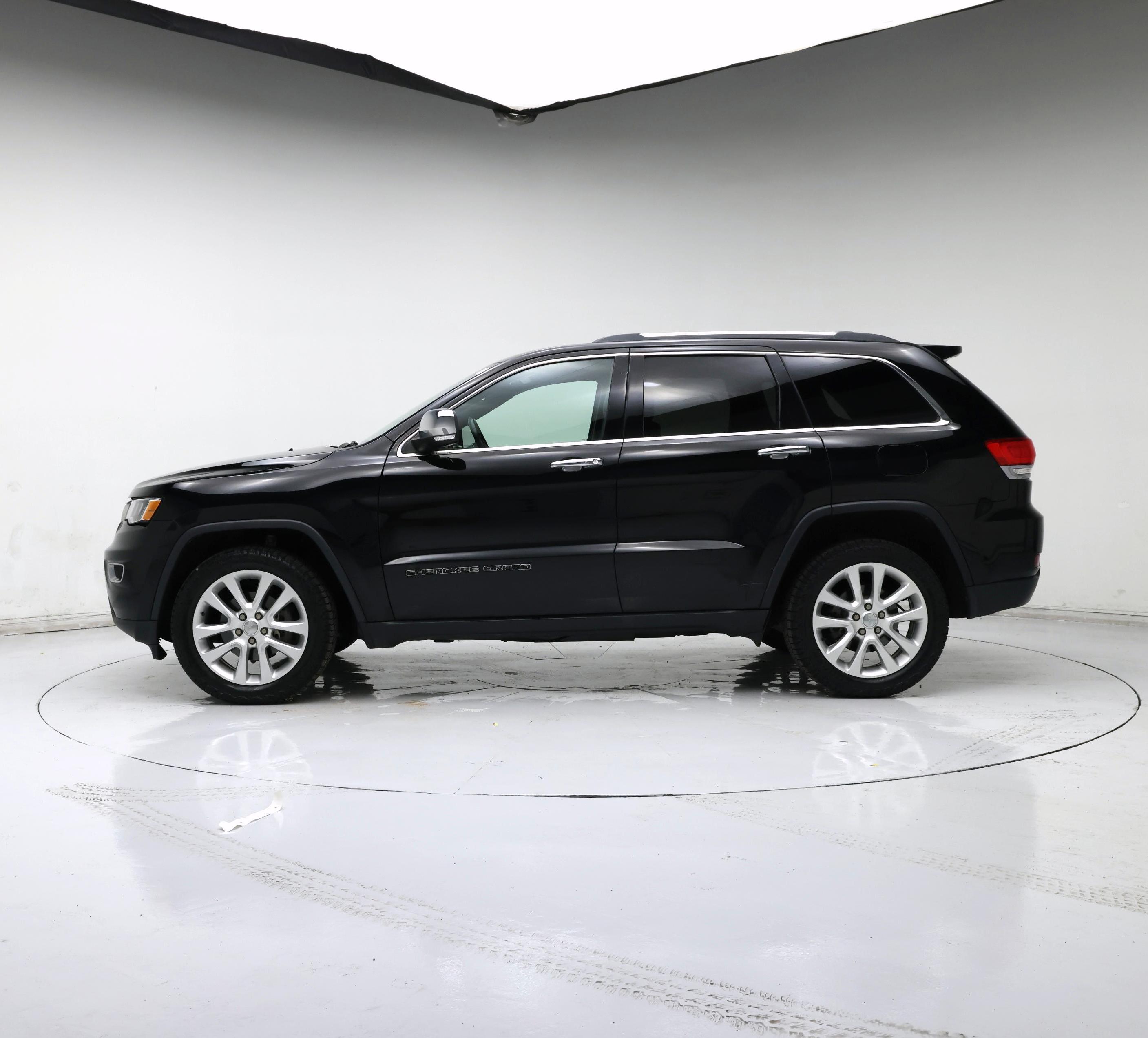 Thumbnail: 2017 Jeep Grand Cherokee - 3
