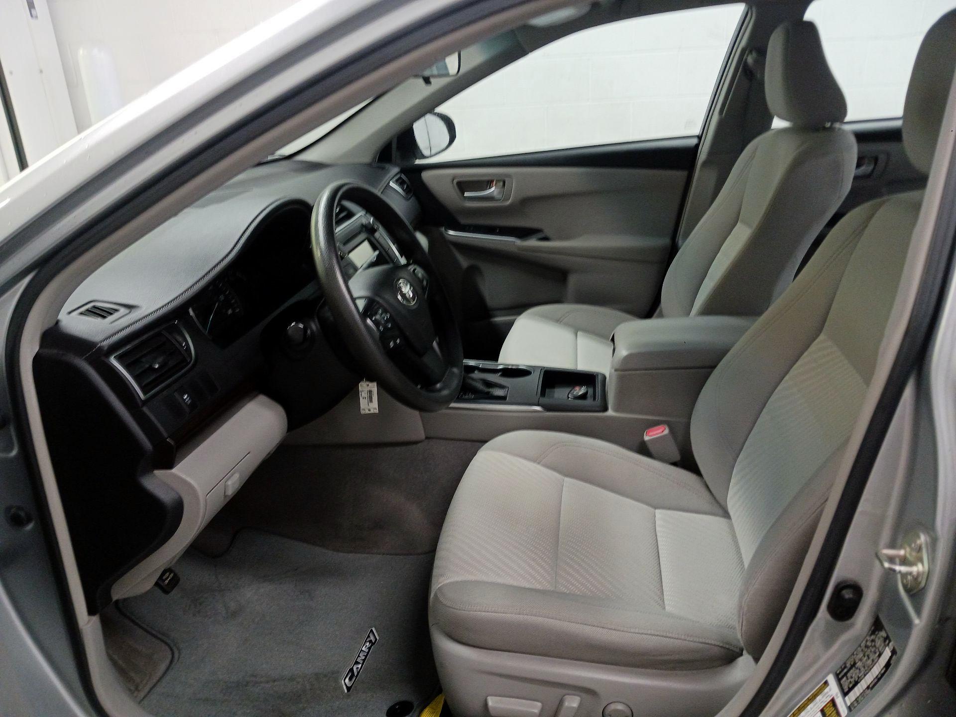 Thumbnail: 2015 Toyota Camry - 11