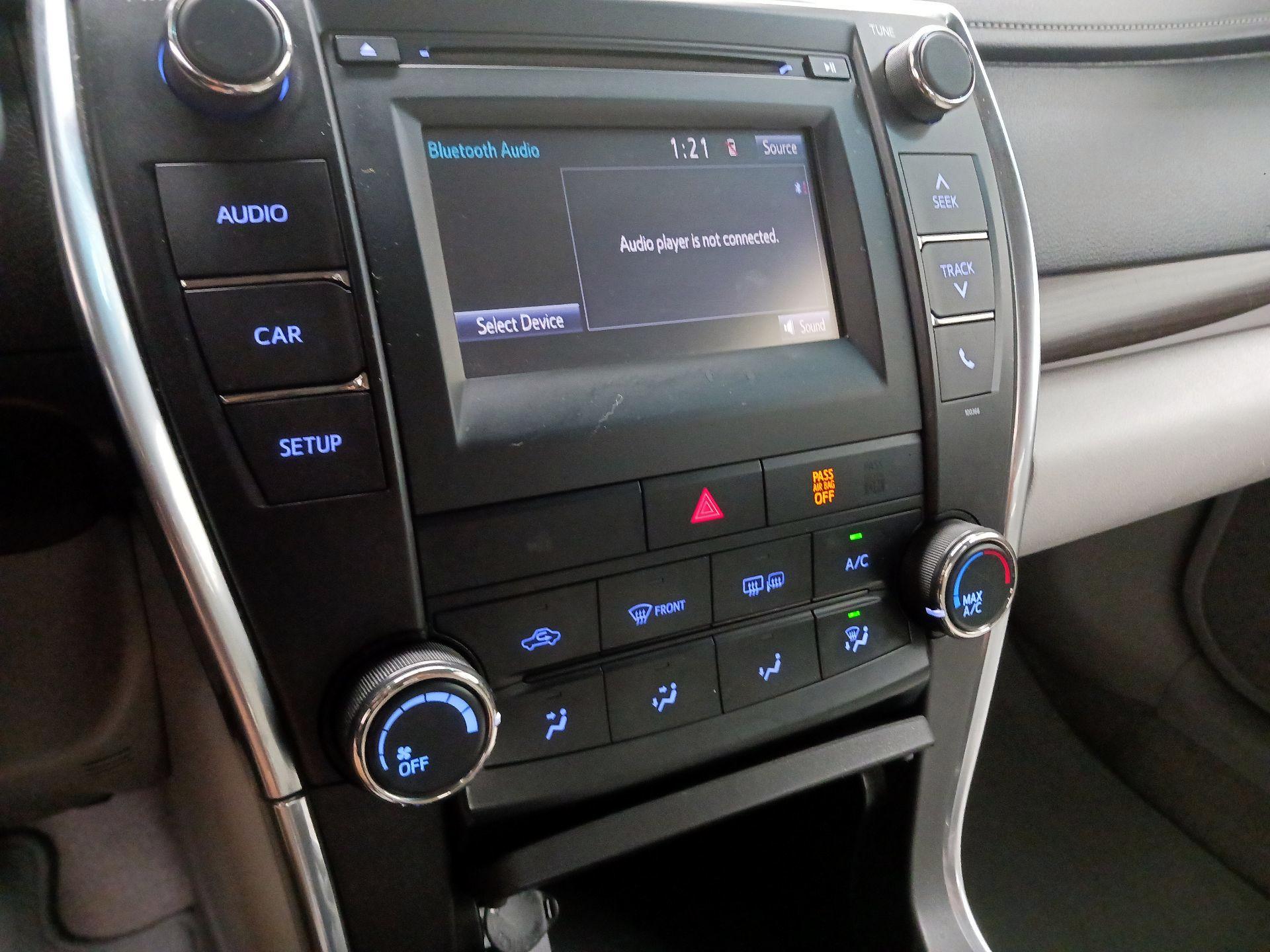 Thumbnail: 2015 Toyota Camry - 14
