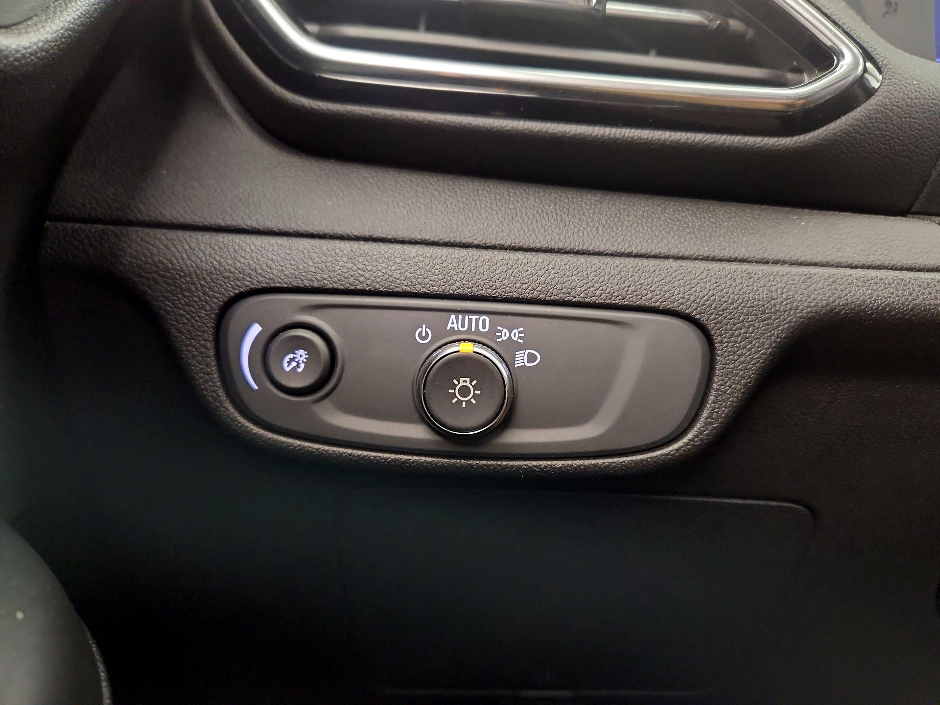 Thumbnail: 2023 Chevrolet Bolt EUV - 13