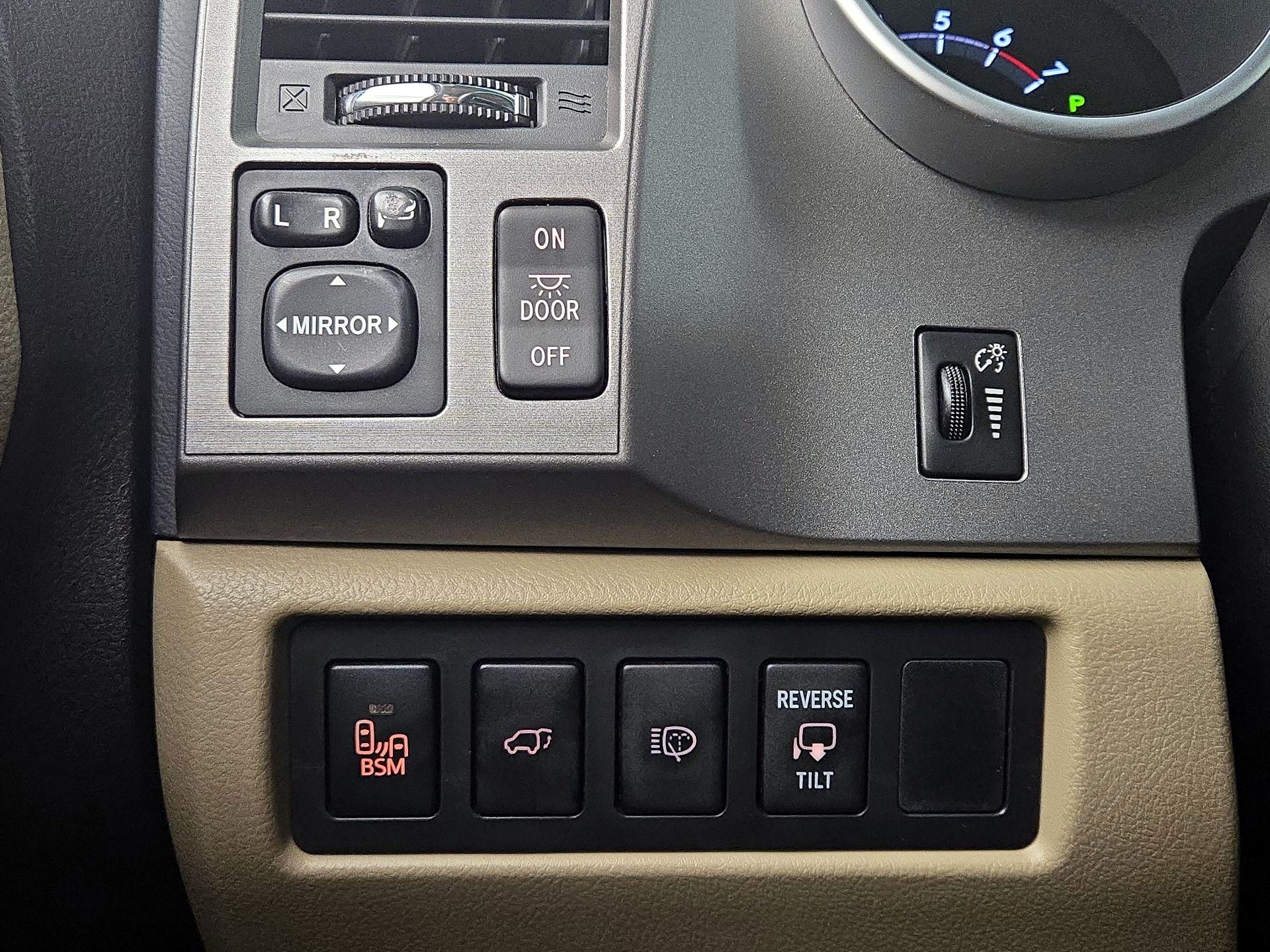Thumbnail: 2016 Toyota Sequoia - 13