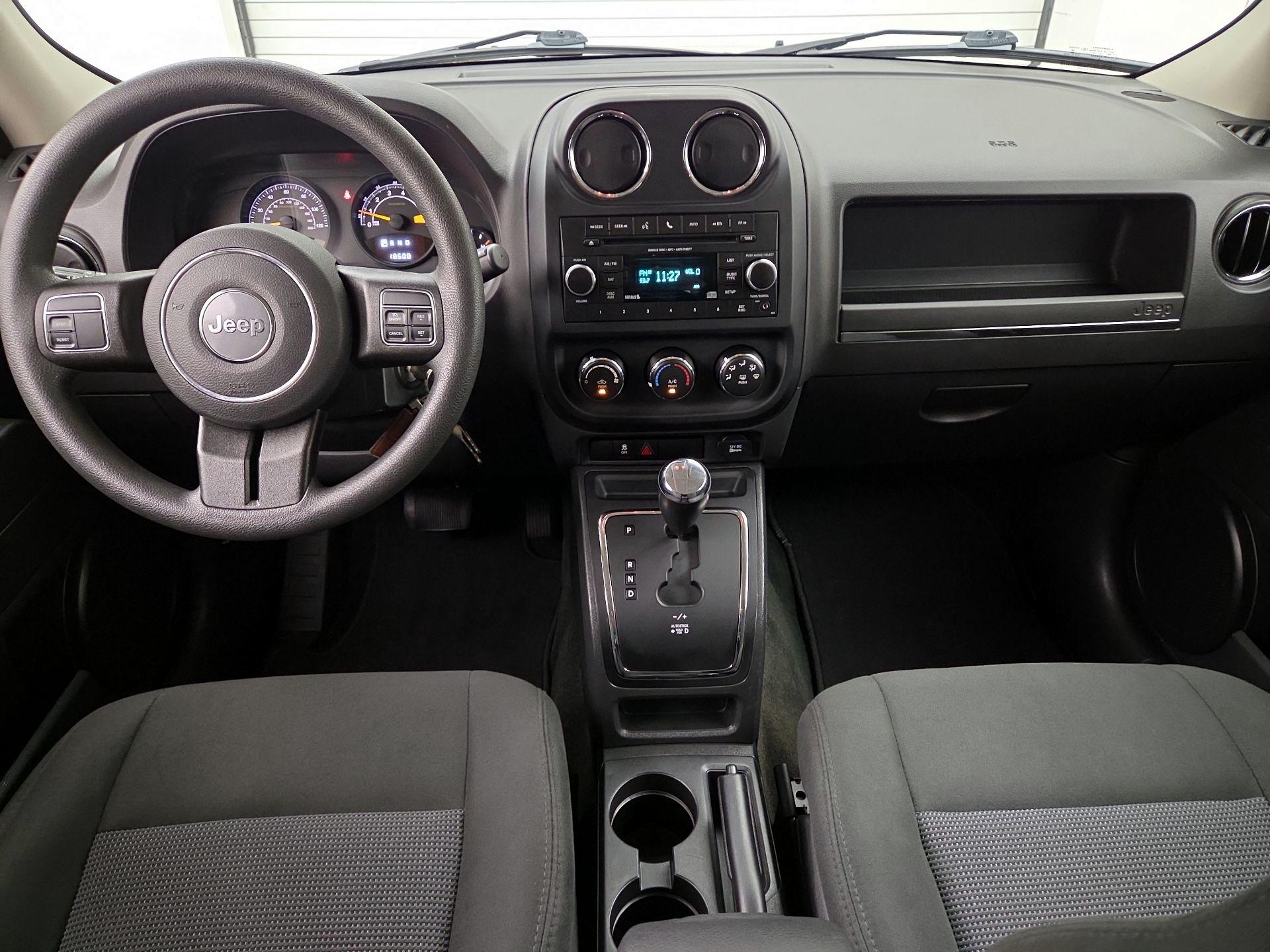 Thumbnail: 2016 Jeep Patriot - 9