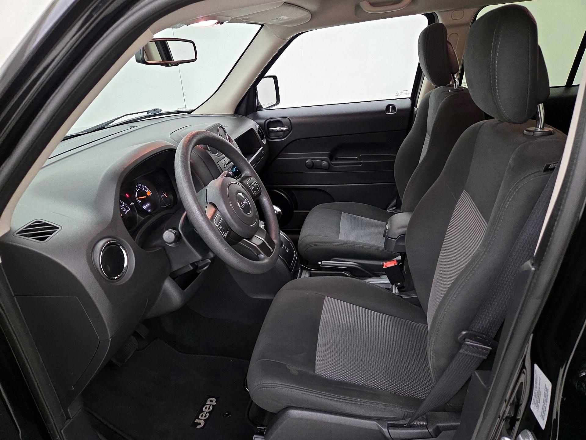 Thumbnail: 2016 Jeep Patriot - 11