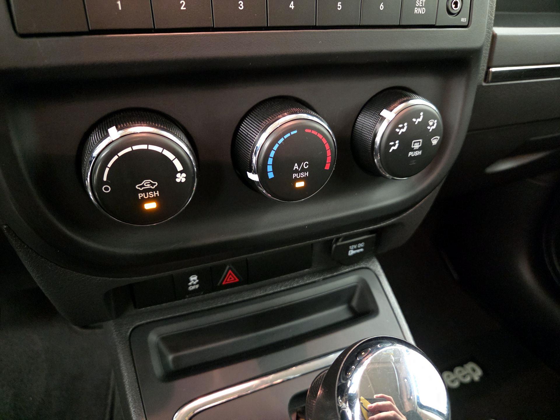 Thumbnail: 2016 Jeep Patriot - 14
