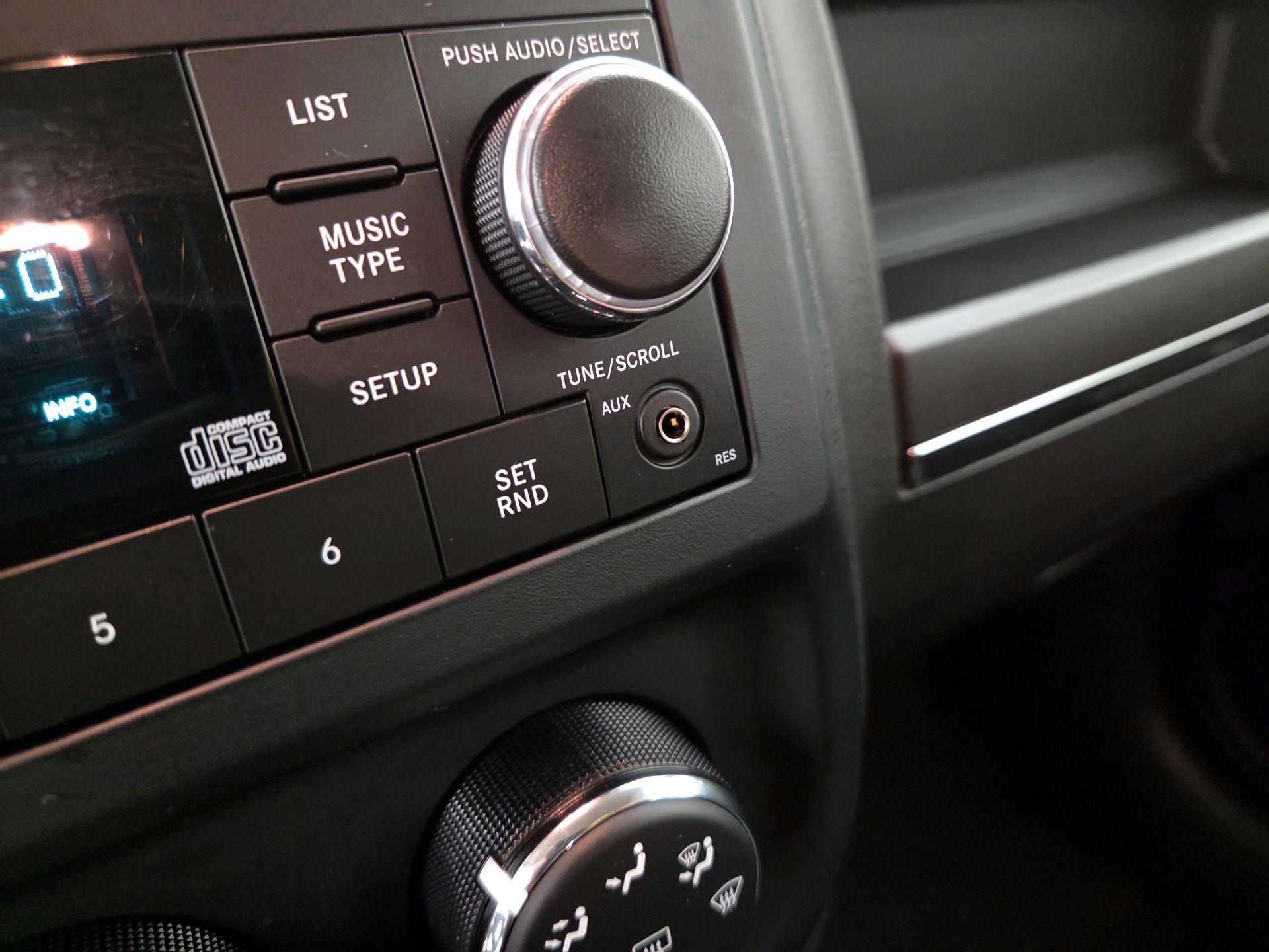 Thumbnail: 2016 Jeep Patriot - 16