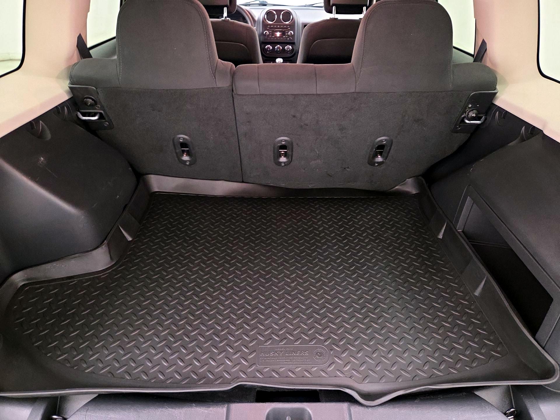 Thumbnail: 2016 Jeep Patriot - 18