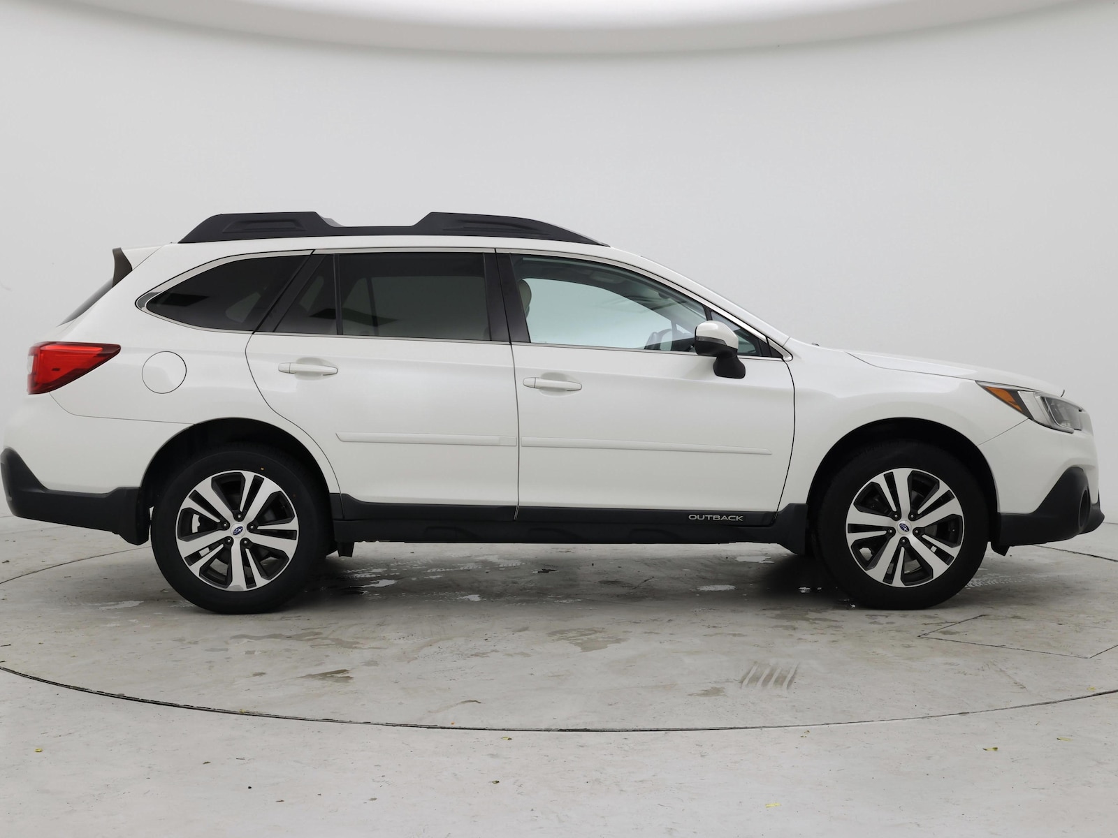 2018 Subaru Outback Limited - Photo 8
