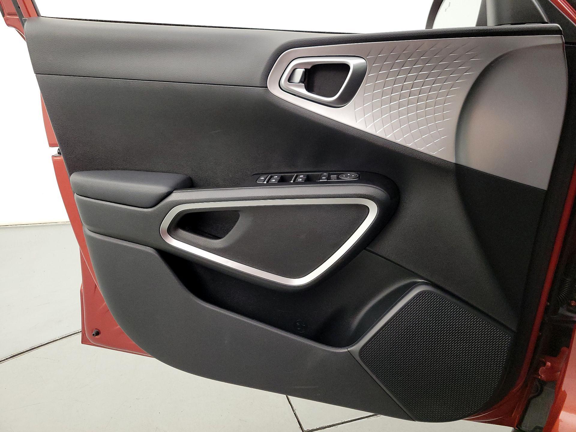 Thumbnail: 2023 Kia Soul - 12