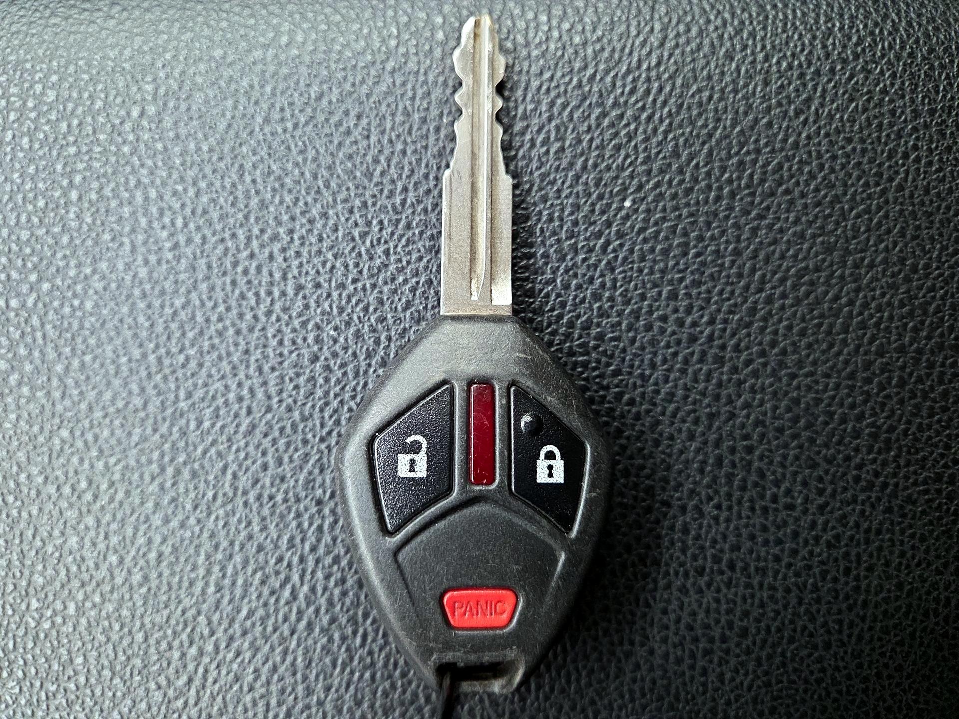 Thumbnail: 2016 Mitsubishi Outlander - 20