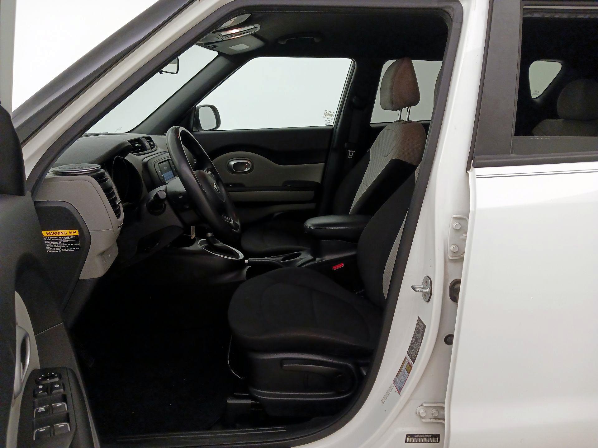 Thumbnail: 2017 Kia Soul - 9
