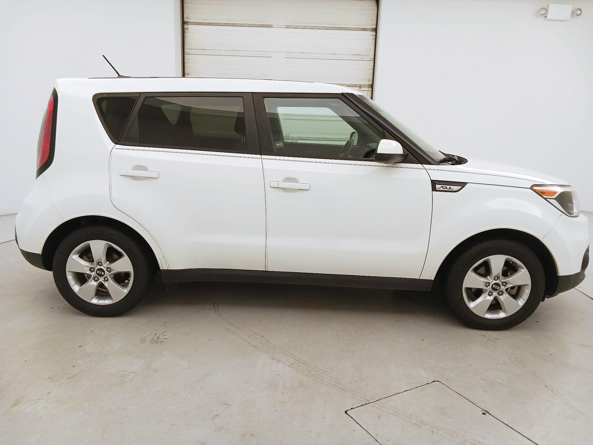 Thumbnail: 2017 Kia Soul - 4