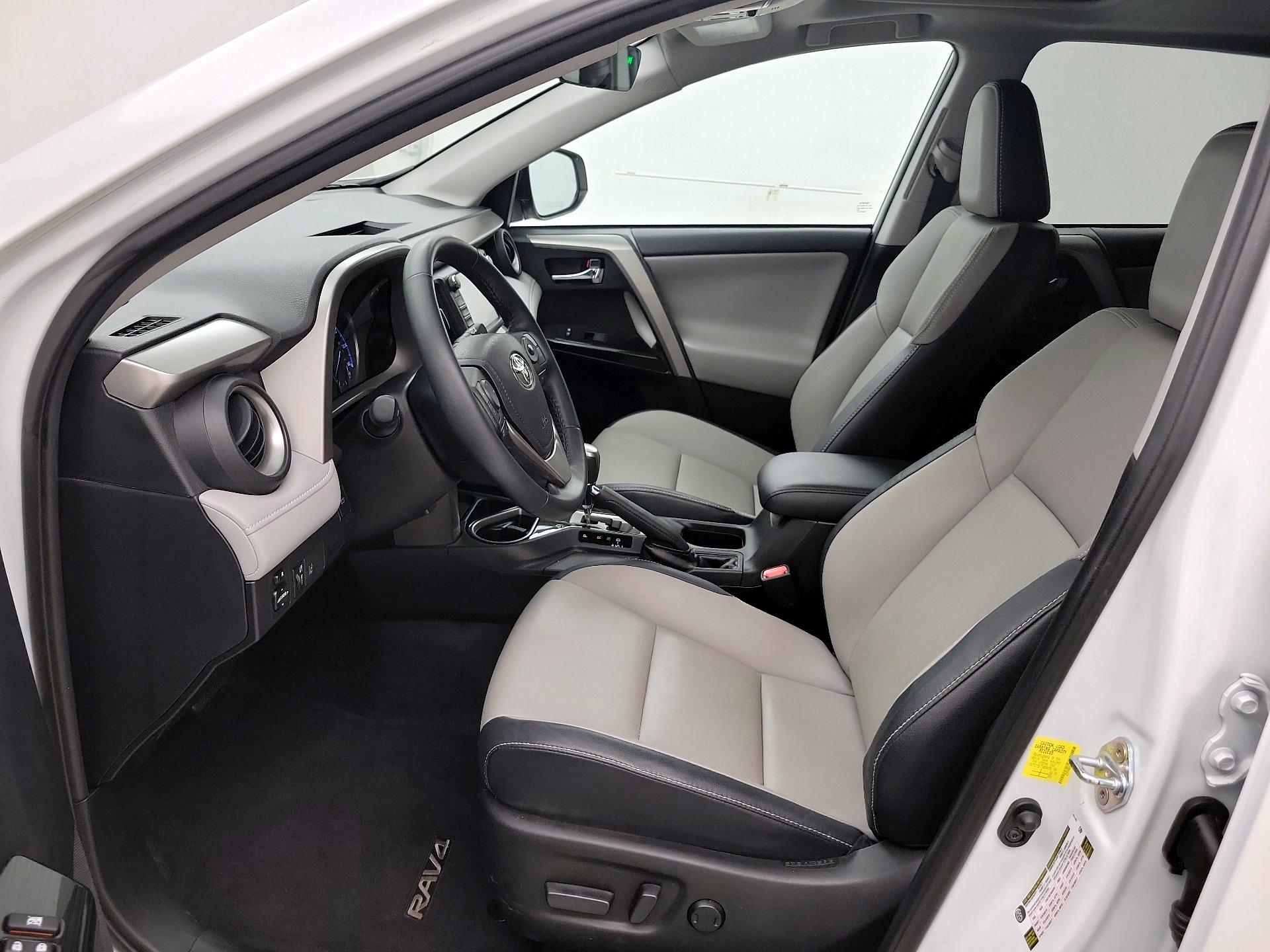 Thumbnail: 2018 Toyota RAV4 - 11