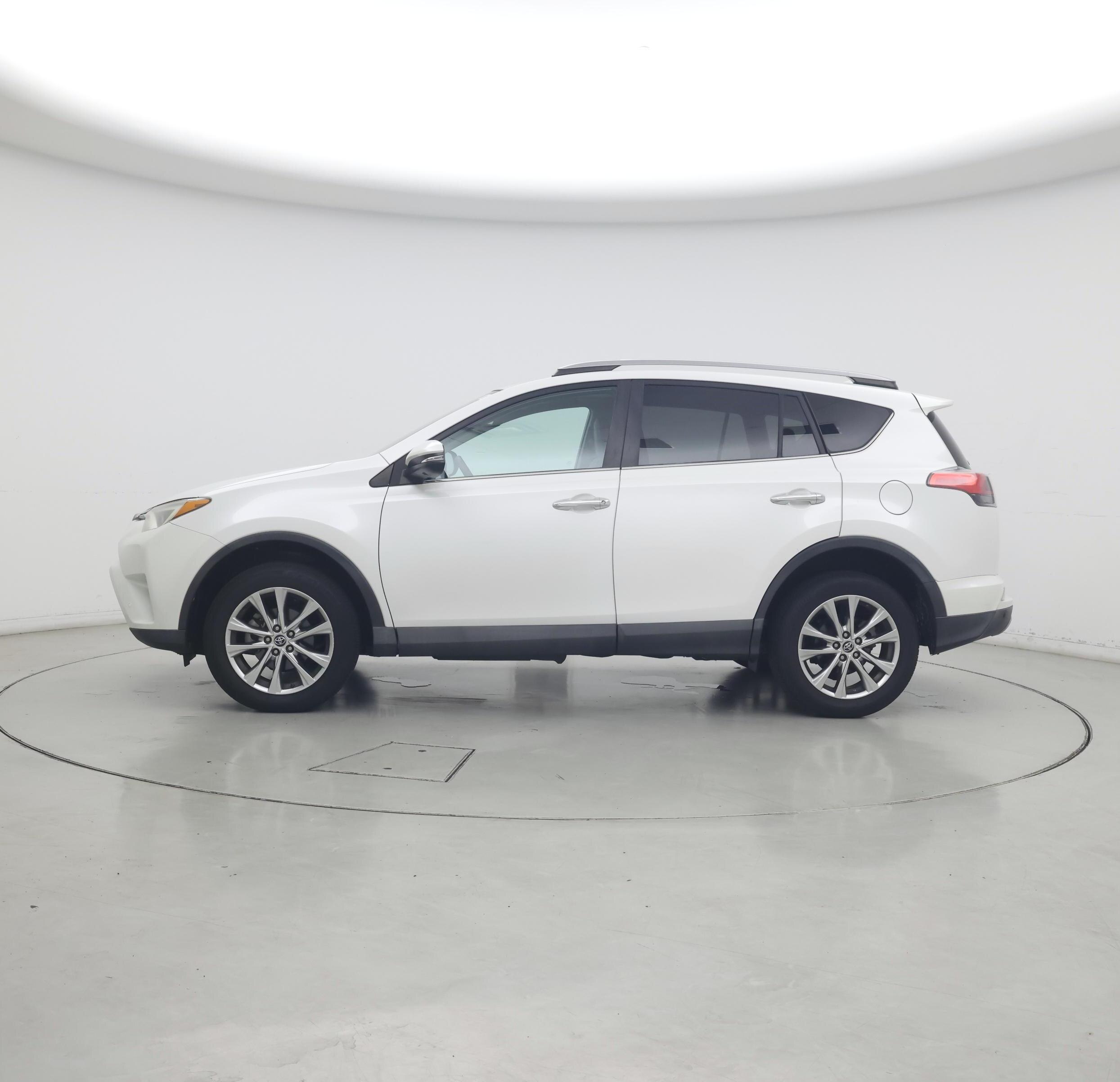 Thumbnail: 2018 Toyota RAV4 - 3