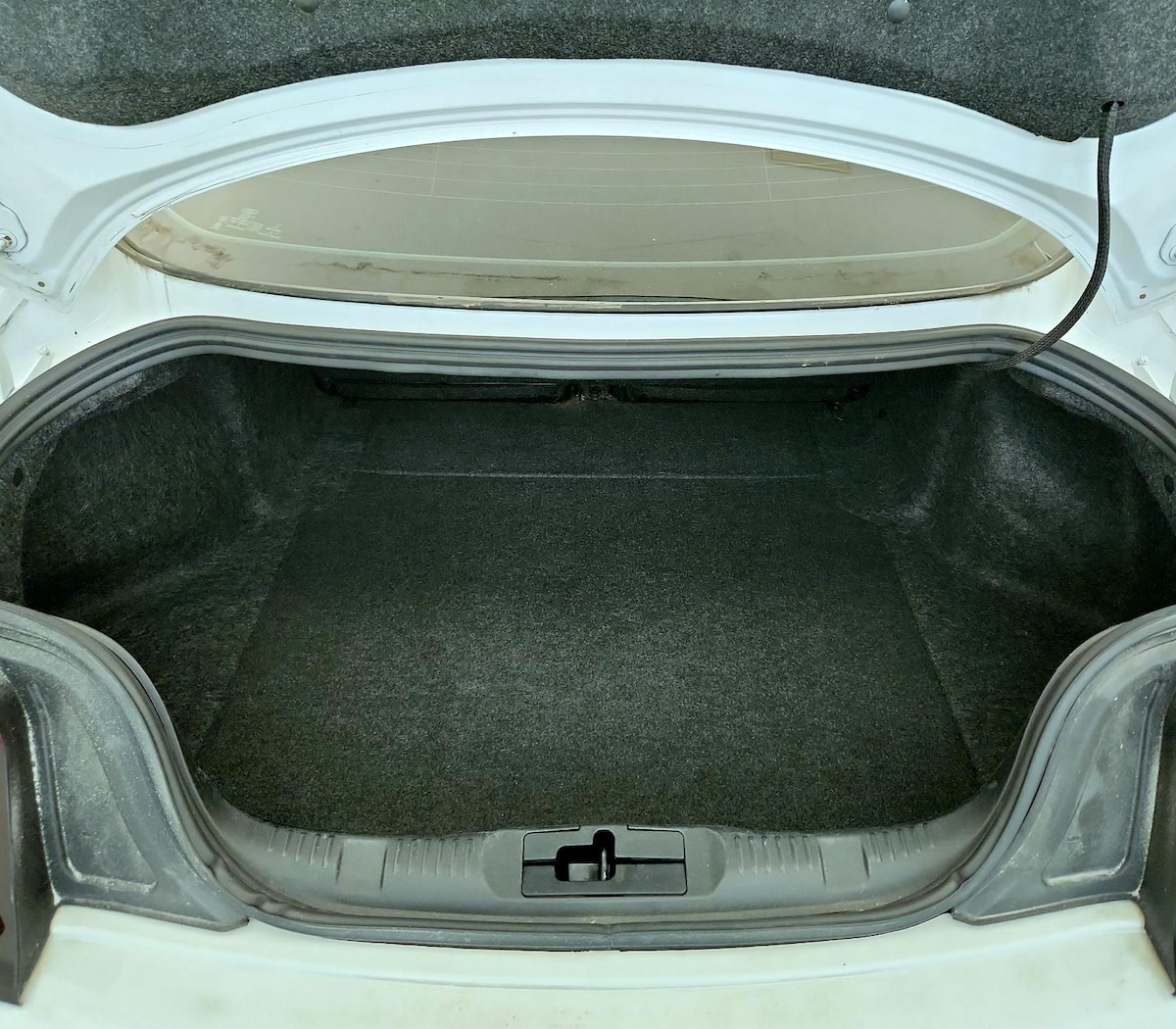 Trunk/Cargo (Seats Up)