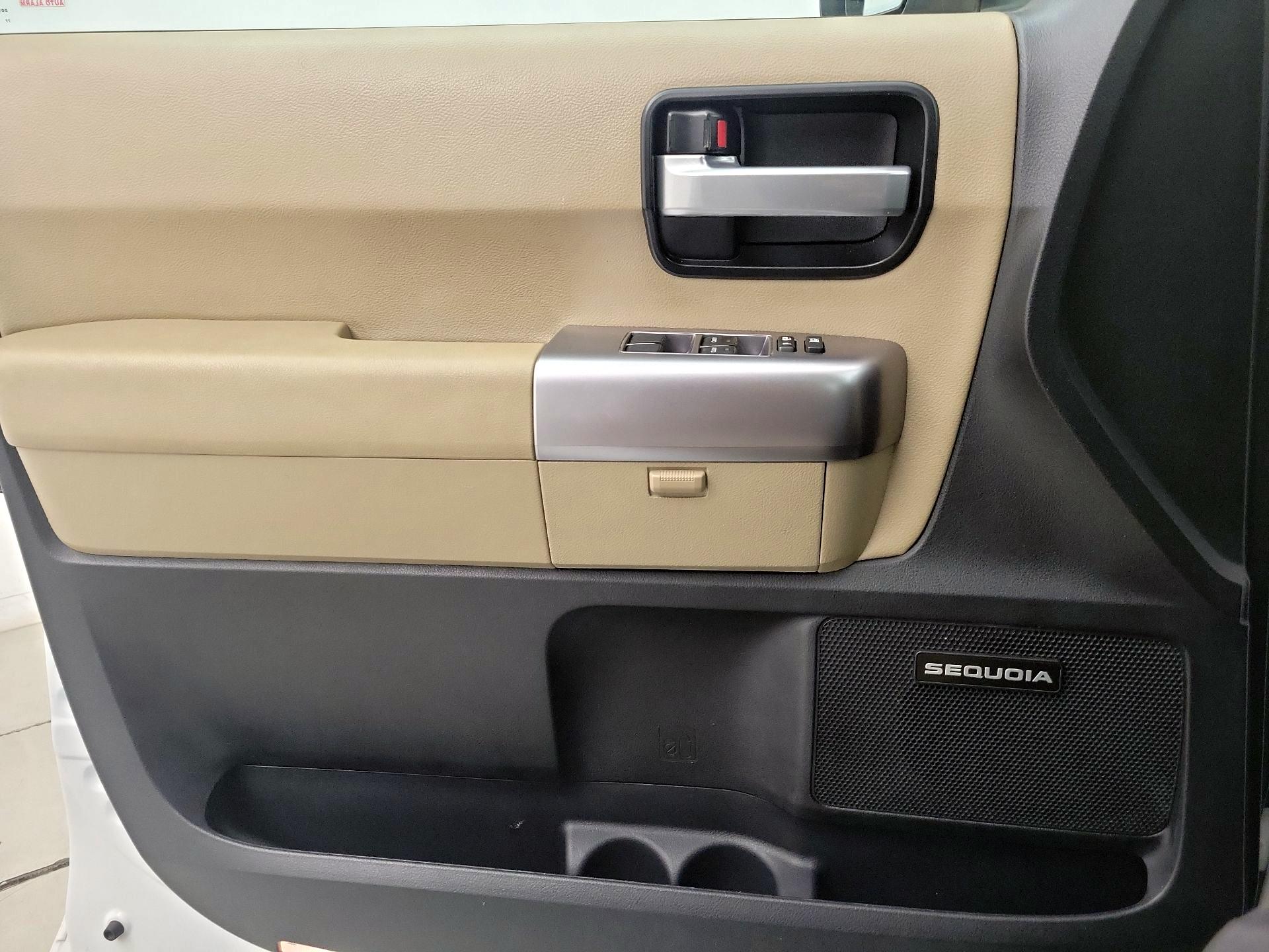 Thumbnail: 2018 Toyota Sequoia - 12