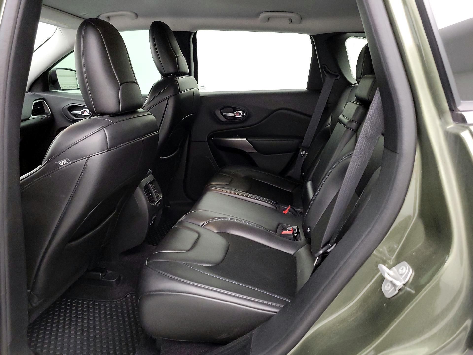 Thumbnail: 2019 Jeep Cherokee - 19