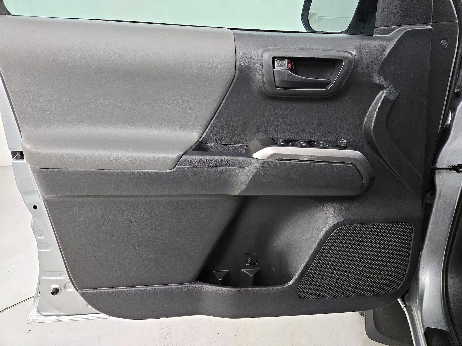2023 Toyota Tacoma SR5 - Photo 13