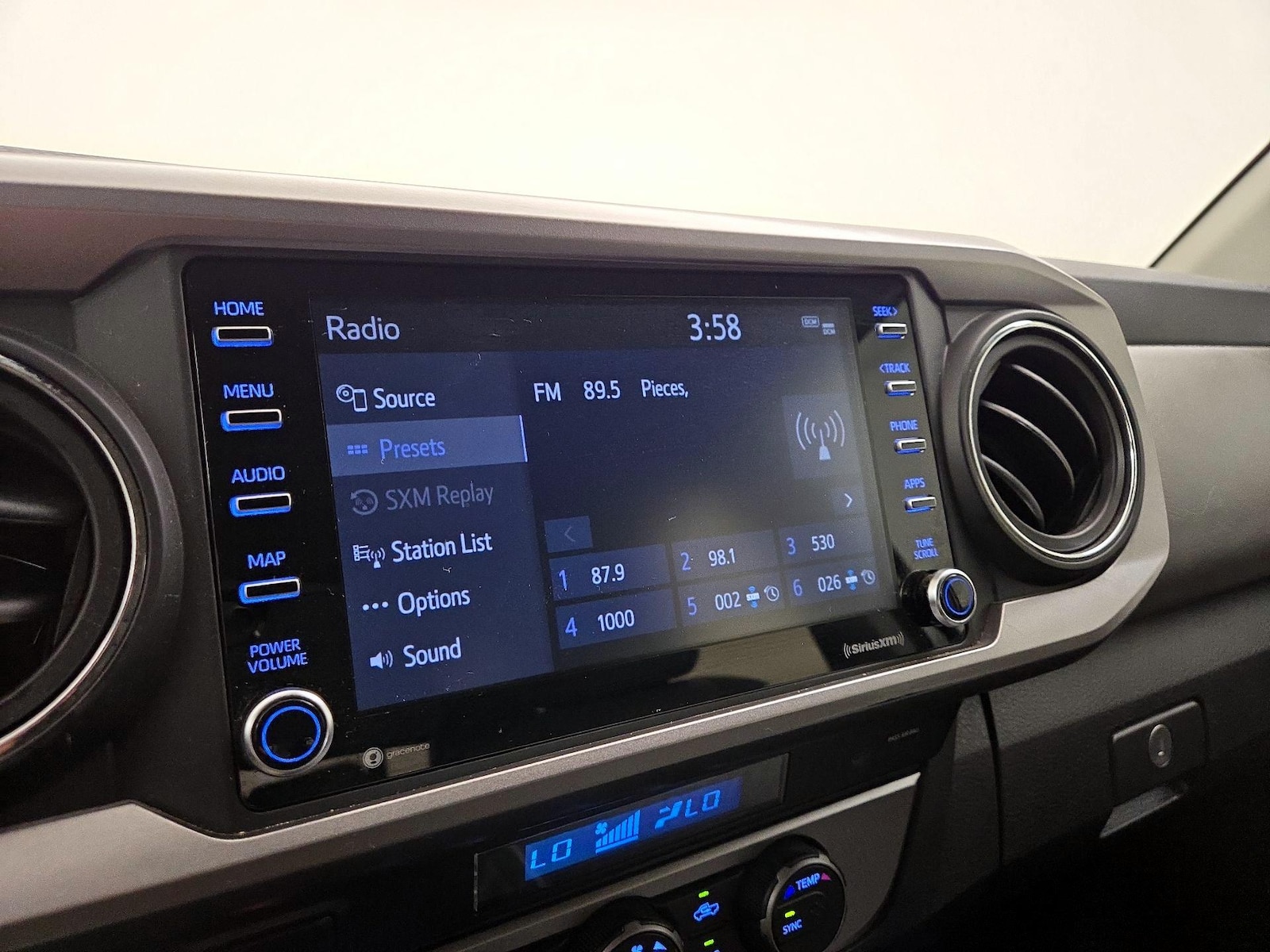 2023 Toyota Tacoma SR5 - Photo 16