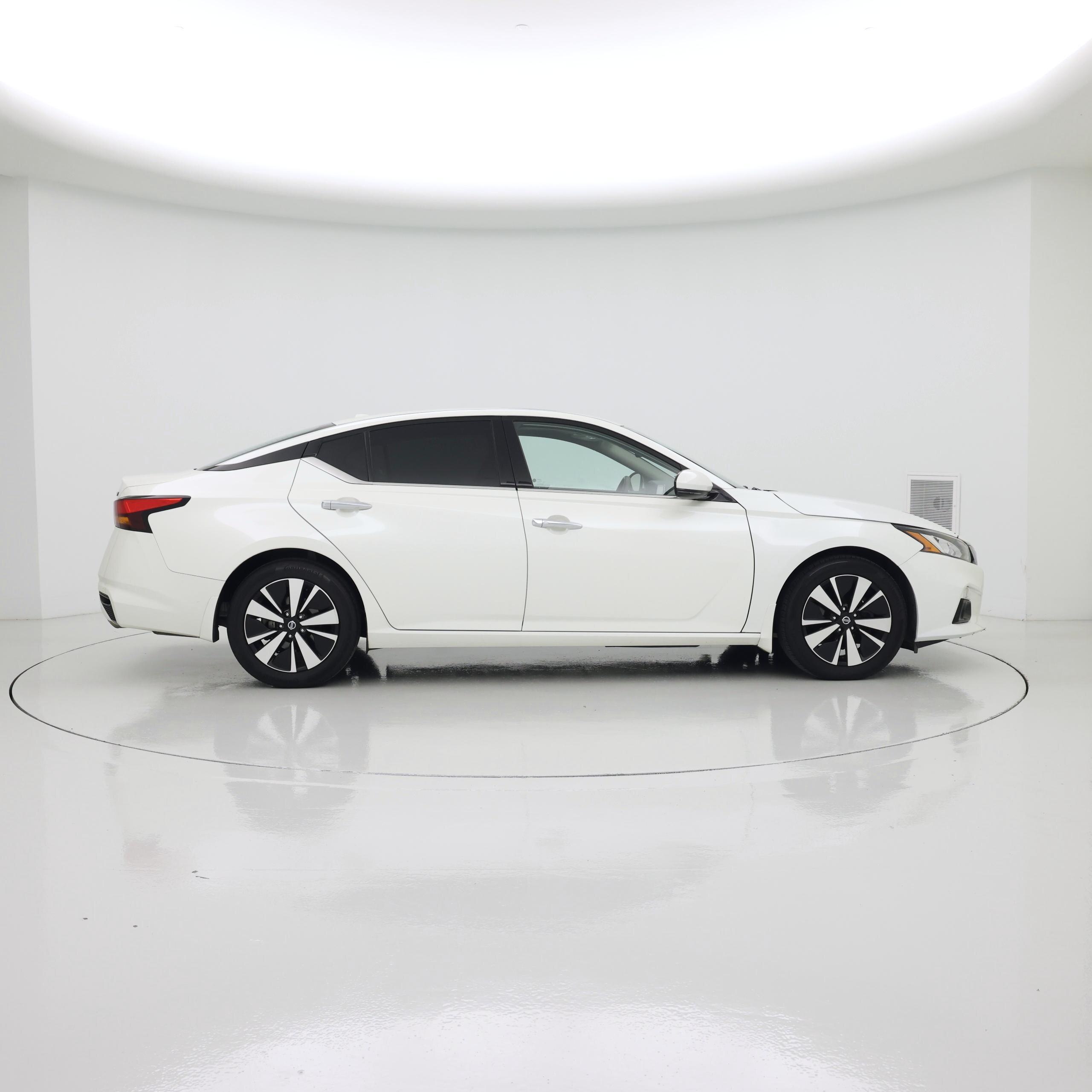 Thumbnail: 2020 Nissan Altima - 7