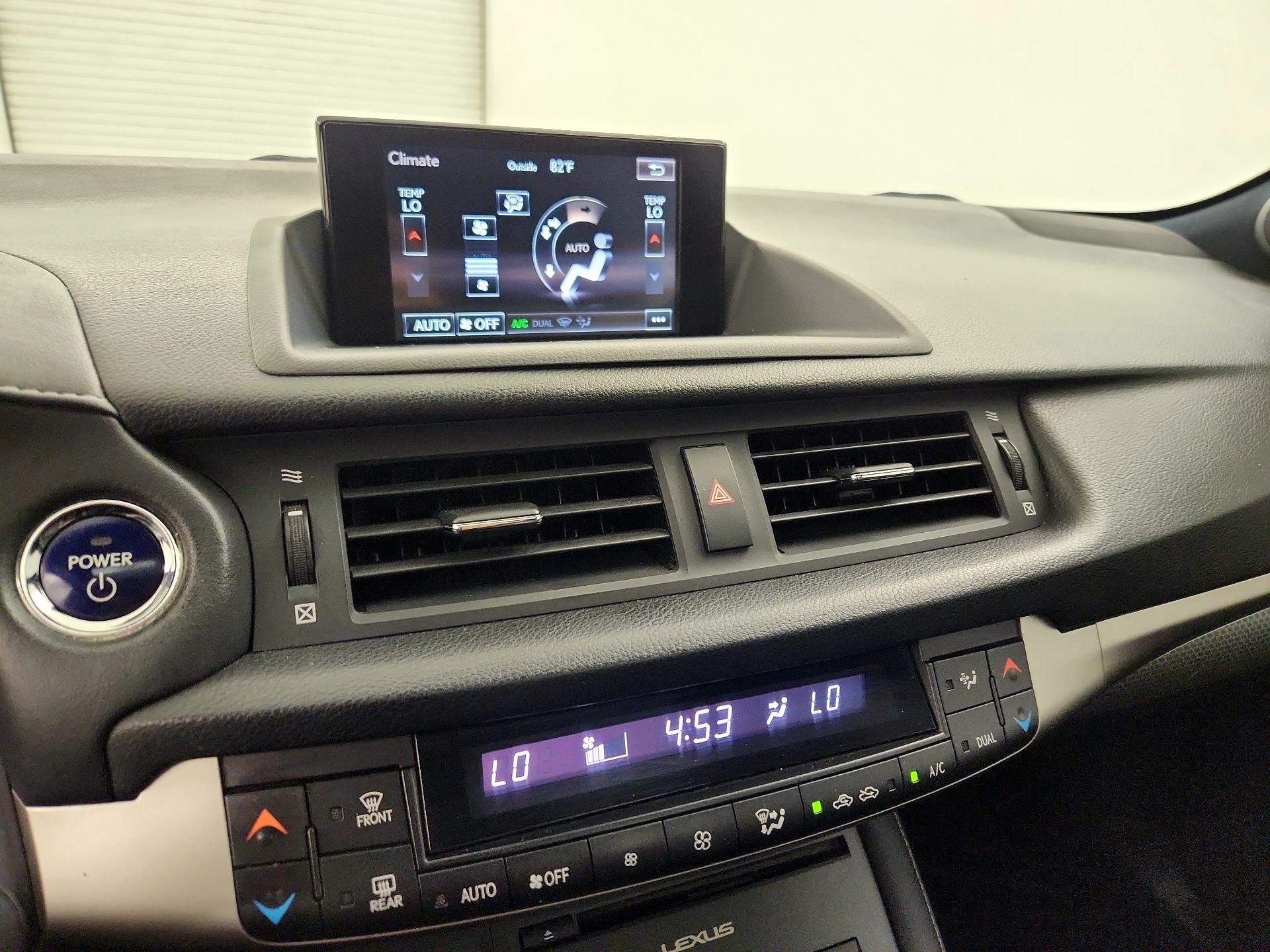 Thumbnail: 2014 Lexus CT - 16
