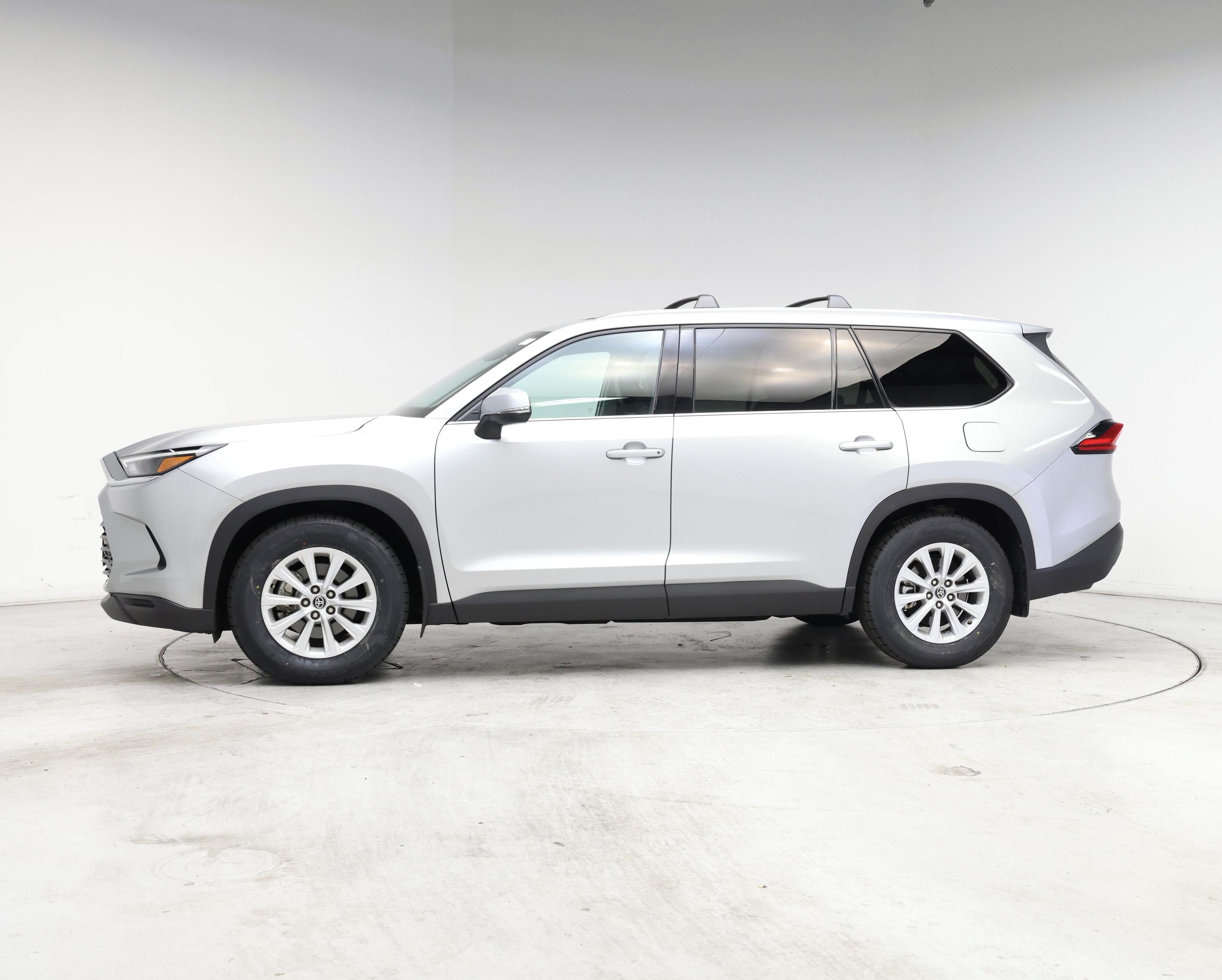Thumbnail: 2024 Toyota Highlander - 3