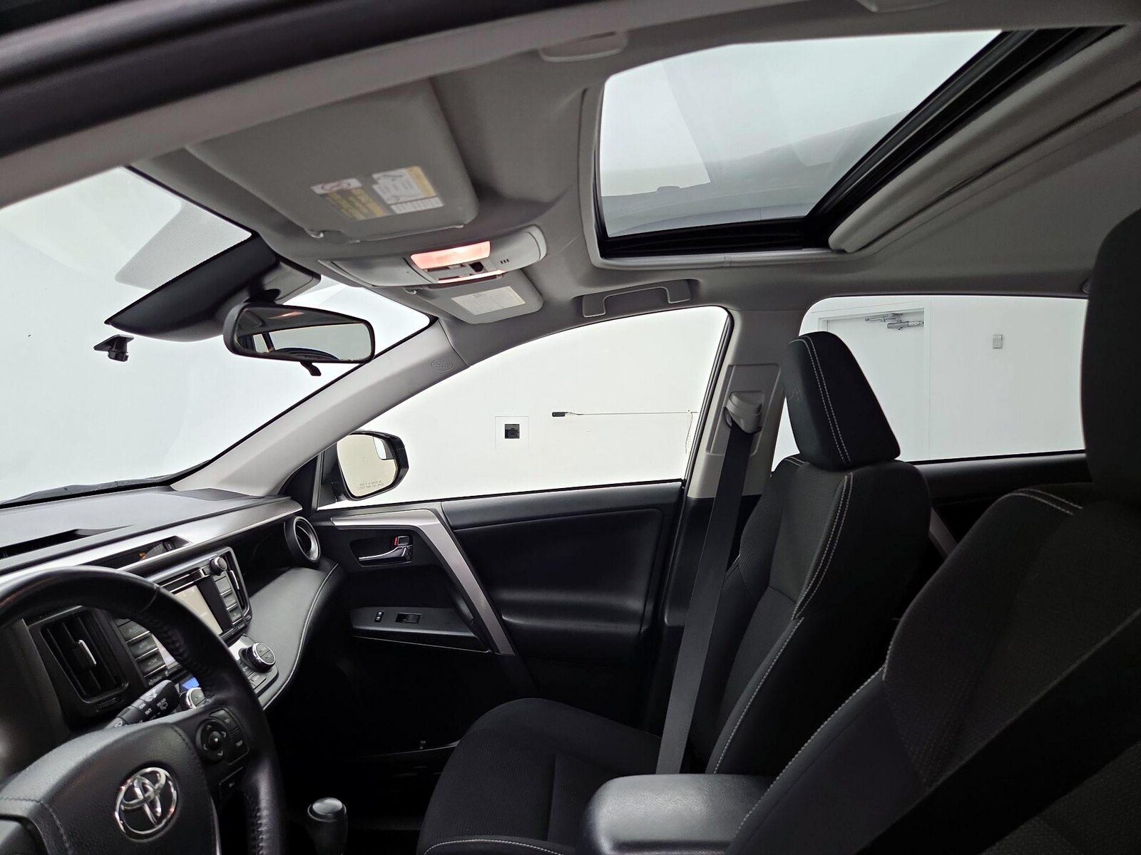 Sunroof(s) & Overhead Airbags