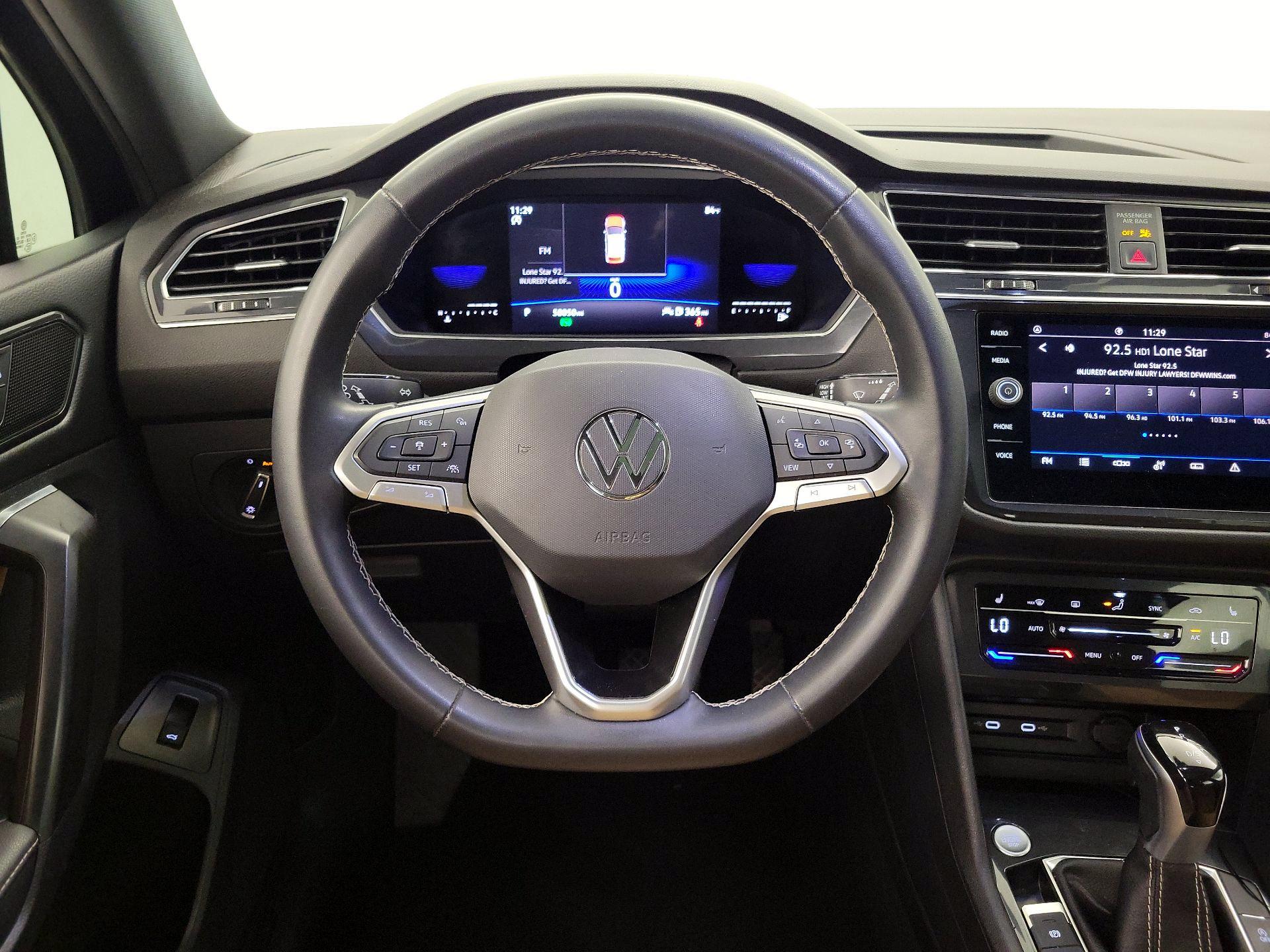 Thumbnail: 2022 Volkswagen Tiguan - 10