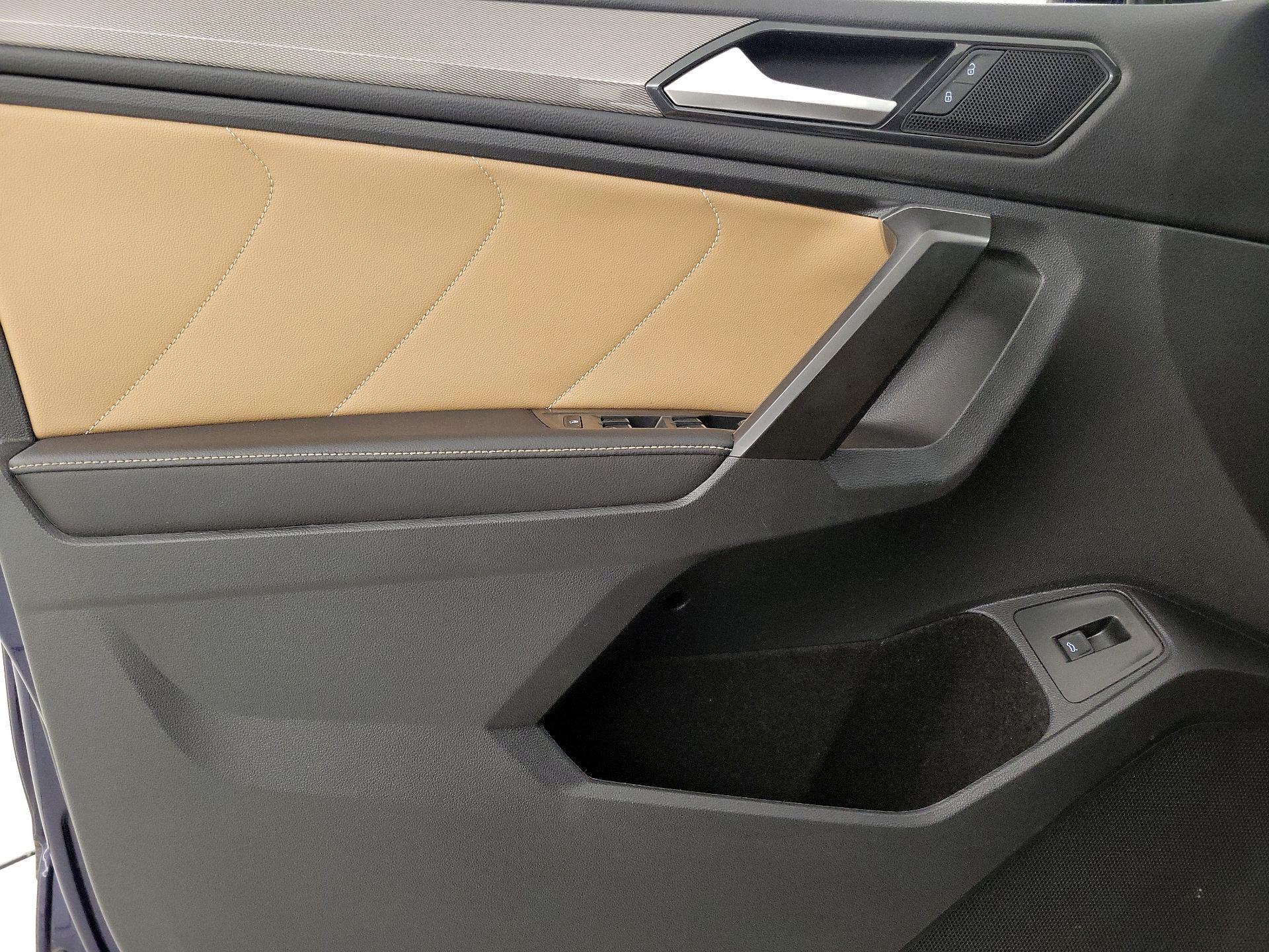 Thumbnail: 2022 Volkswagen Tiguan - 12