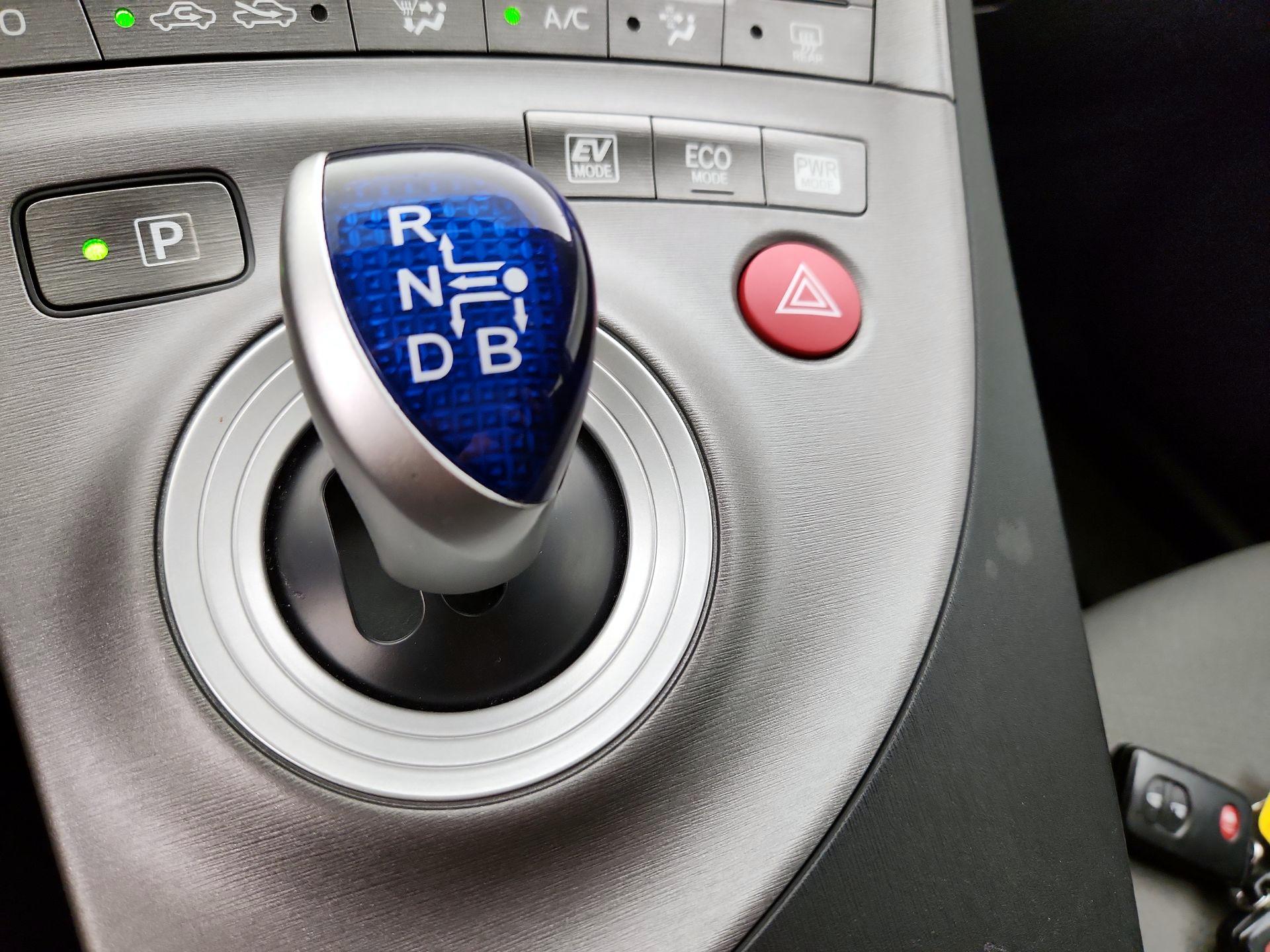 Thumbnail: 2015 Toyota Prius - 18
