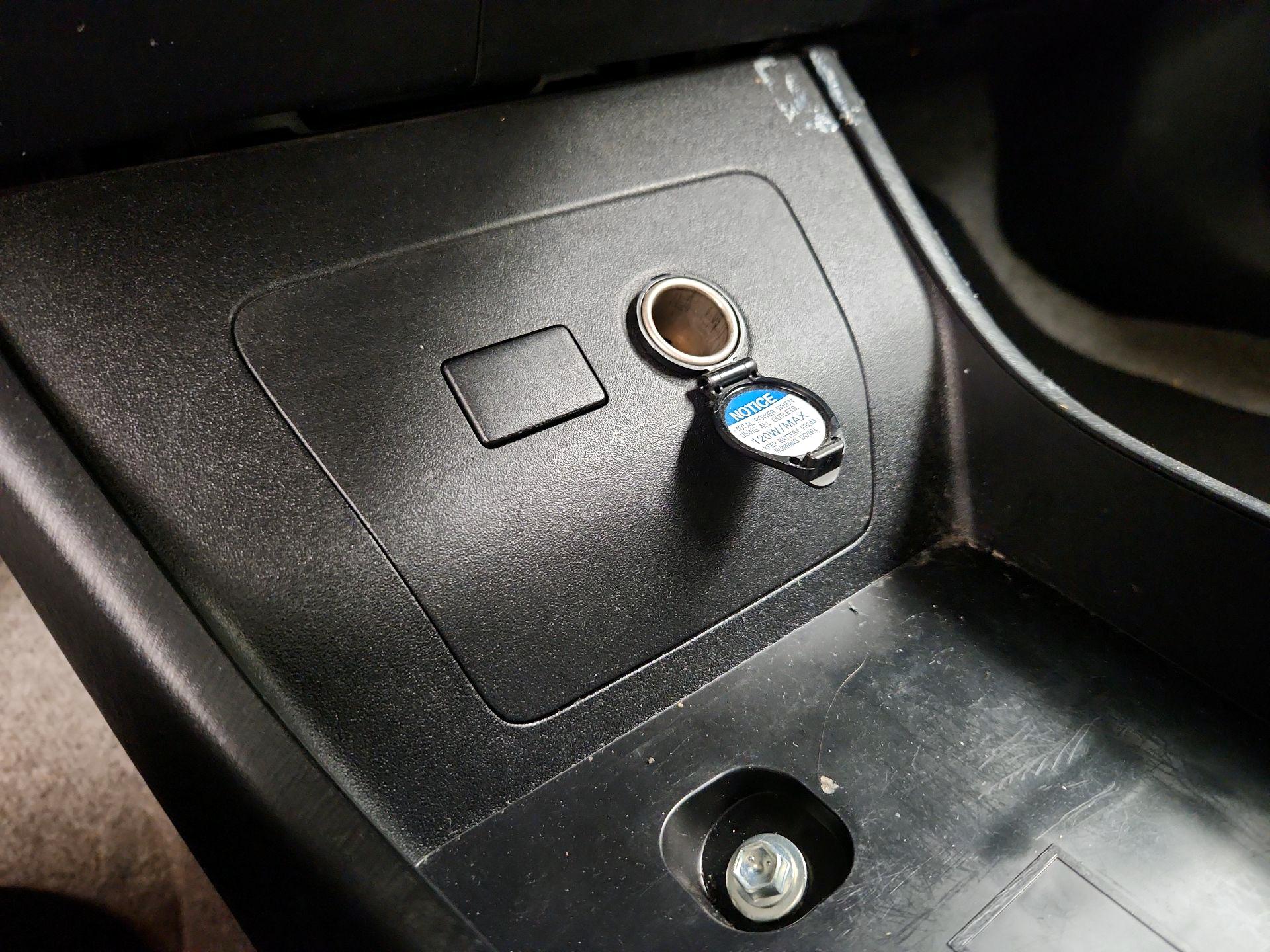 Thumbnail: 2015 Toyota Prius - 19