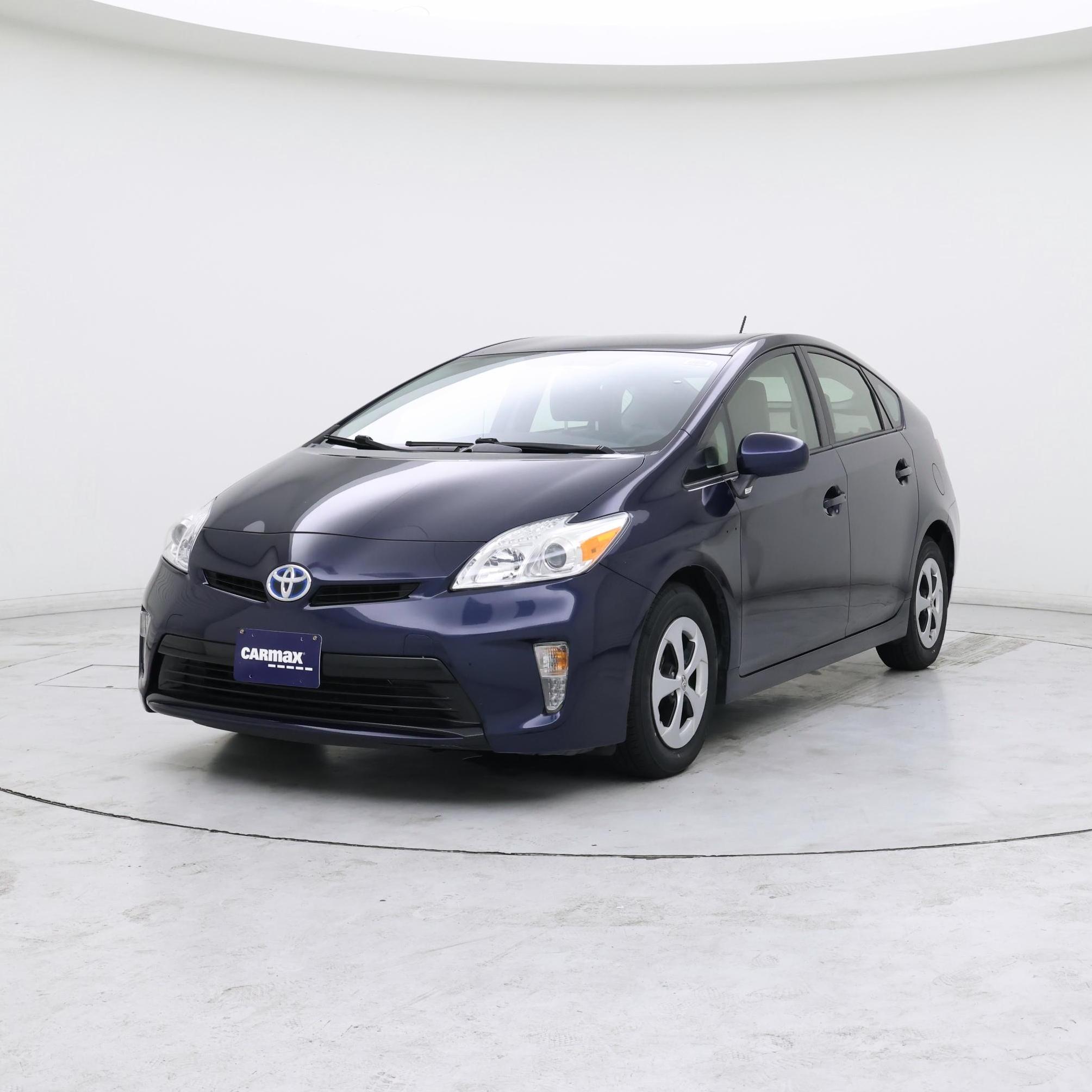 Thumbnail: 2015 Toyota Prius - 4