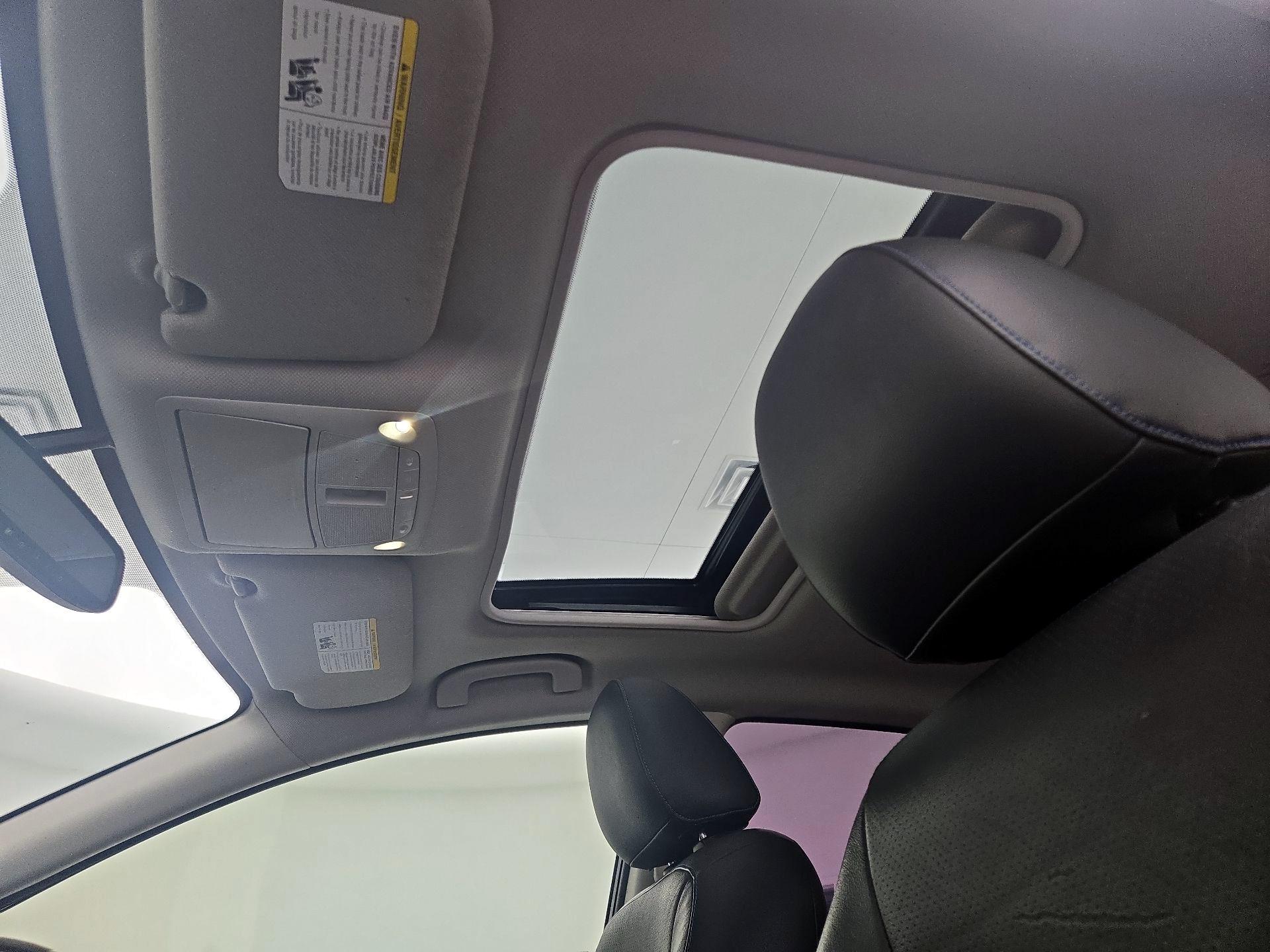 Thumbnail: 2019 Nissan Sentra - 19