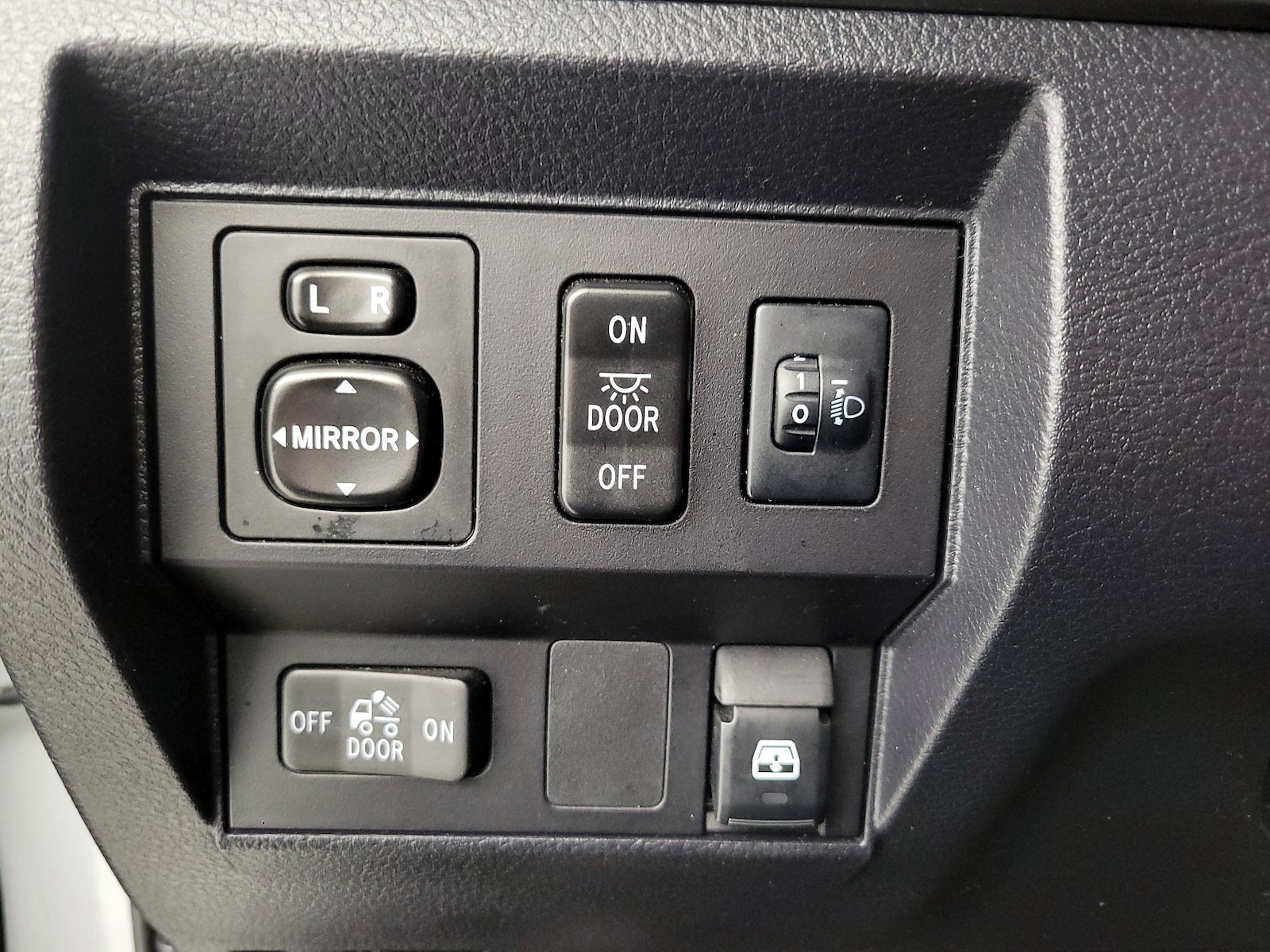 2017 Toyota Tundra TRD Pro - Photo 14