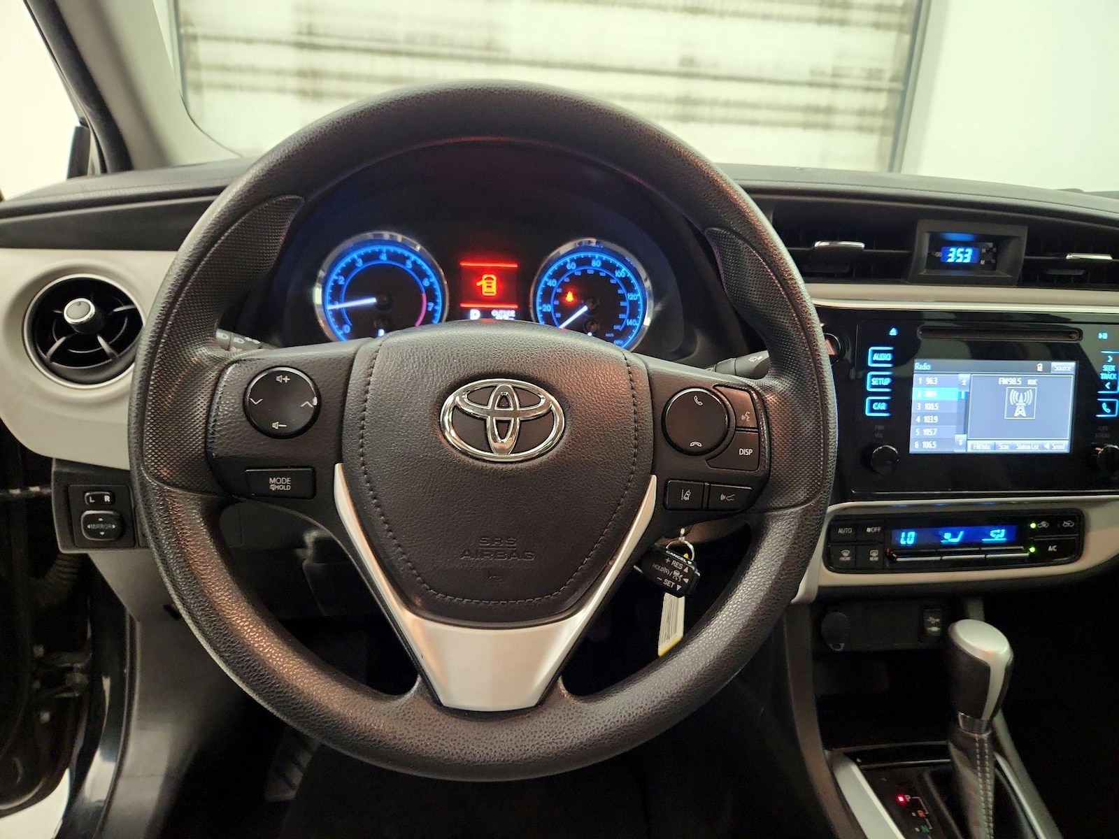 2019 Toyota Corolla LE - Photo 11