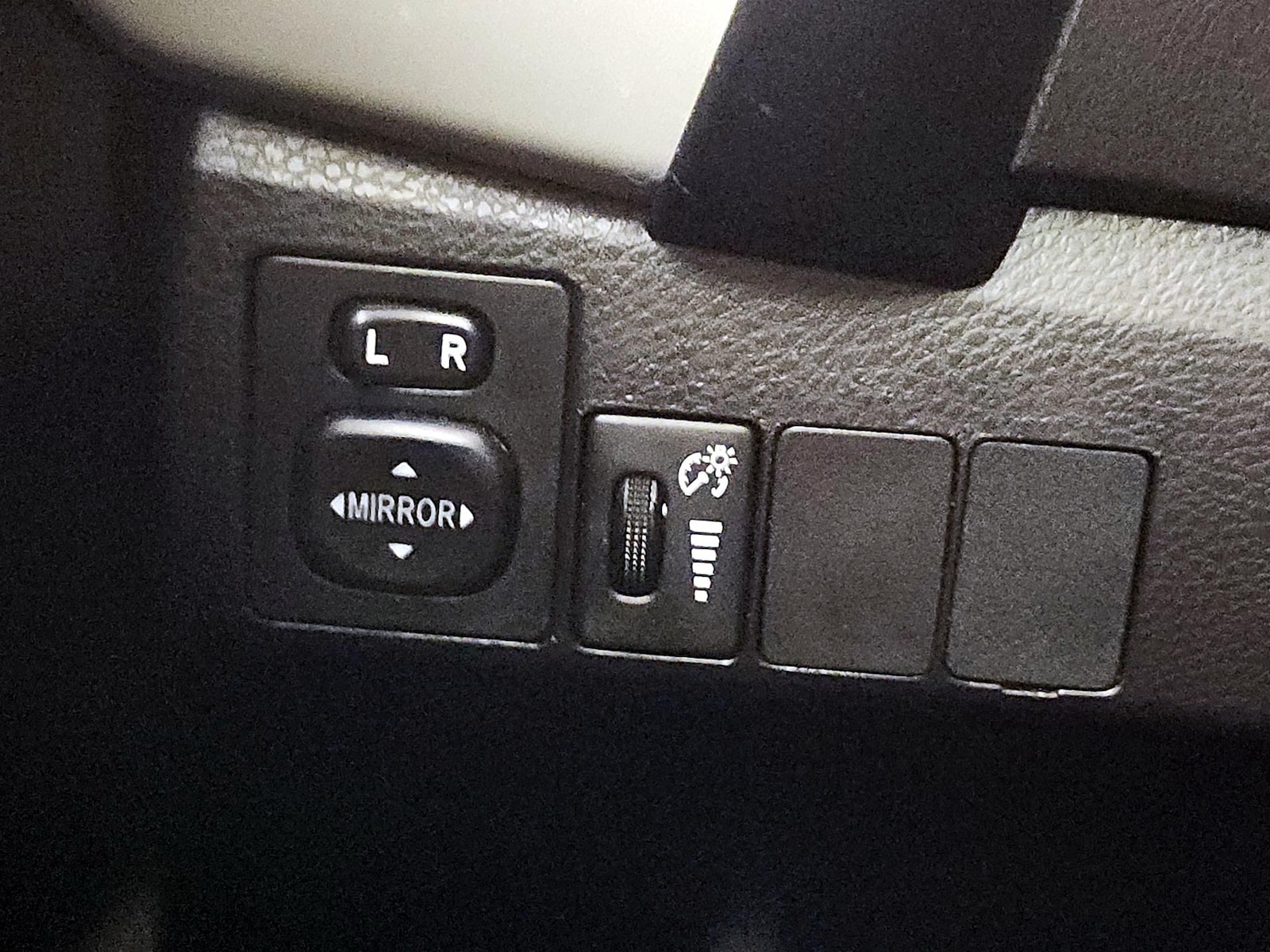 2019 Toyota Corolla LE - Photo 14