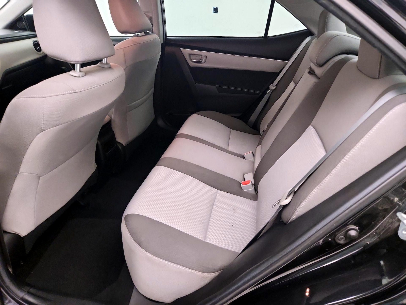 2019 Toyota Corolla LE - Photo 20
