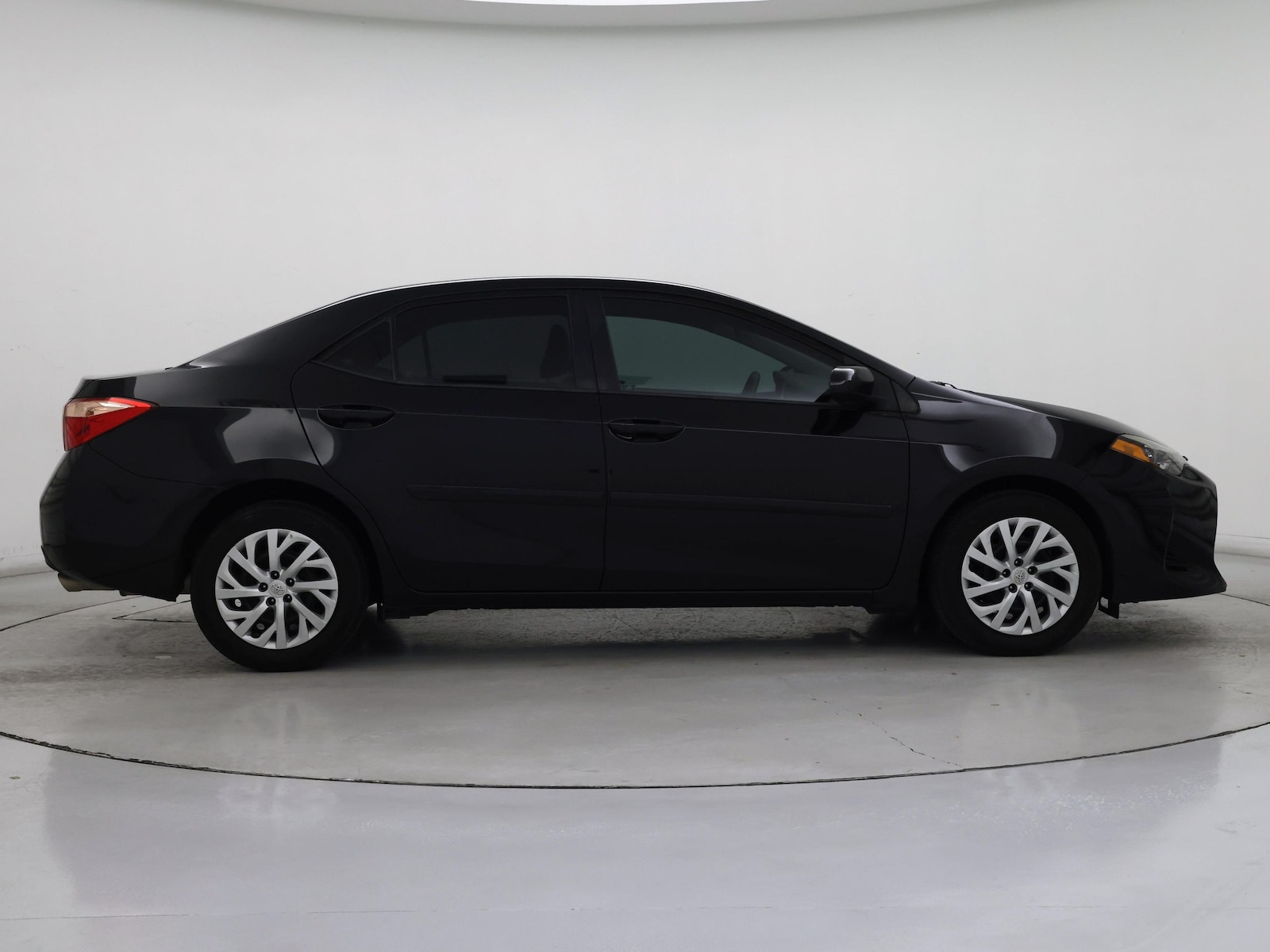 2019 Toyota Corolla LE - Photo 8