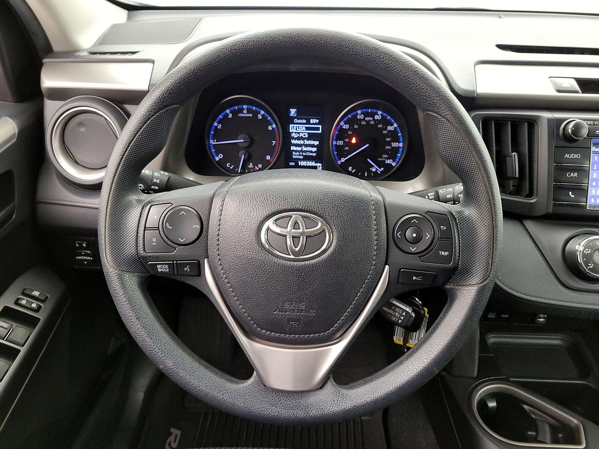 Thumbnail: 2018 Toyota RAV4 - 10