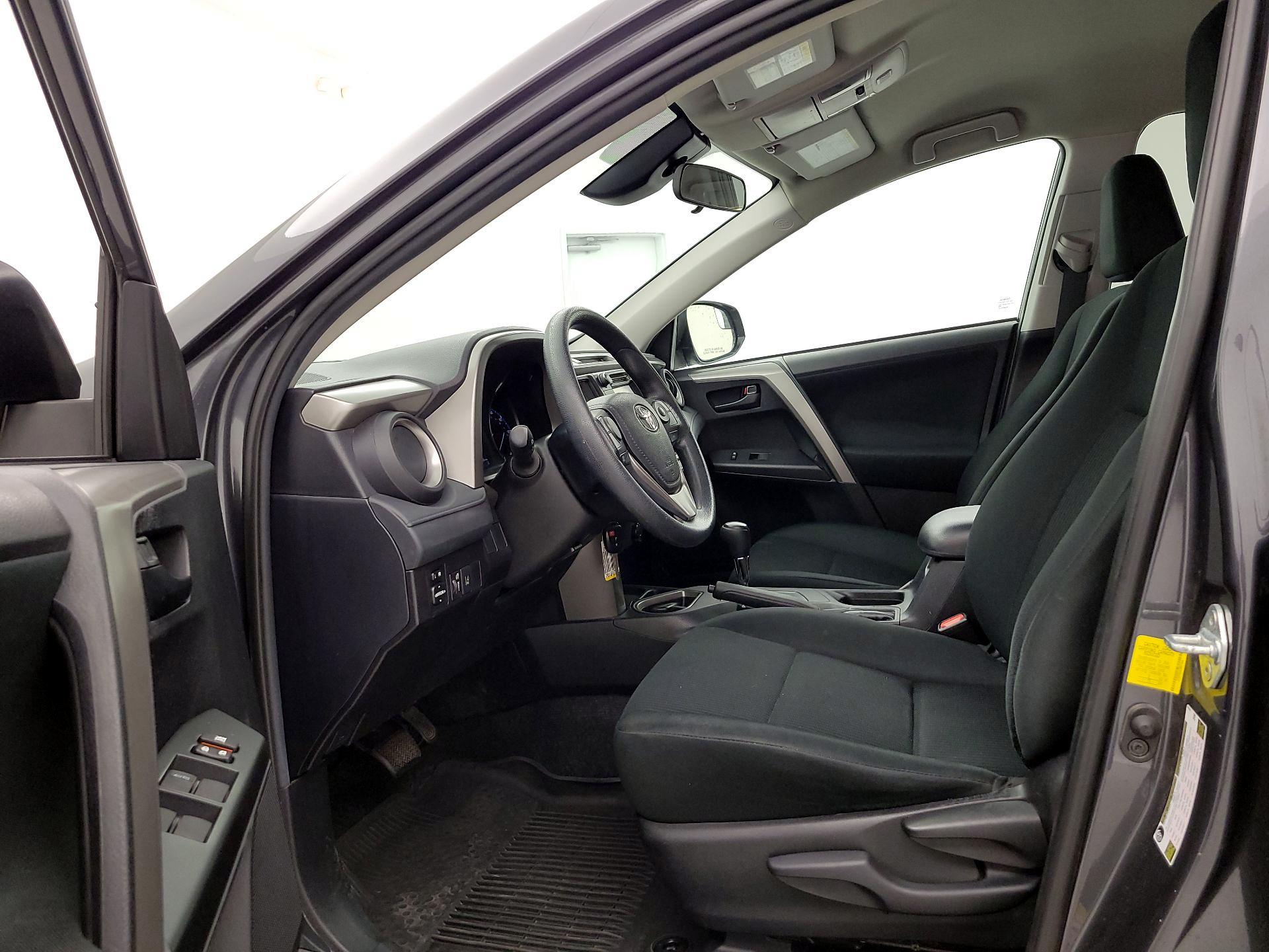 Thumbnail: 2018 Toyota RAV4 - 11