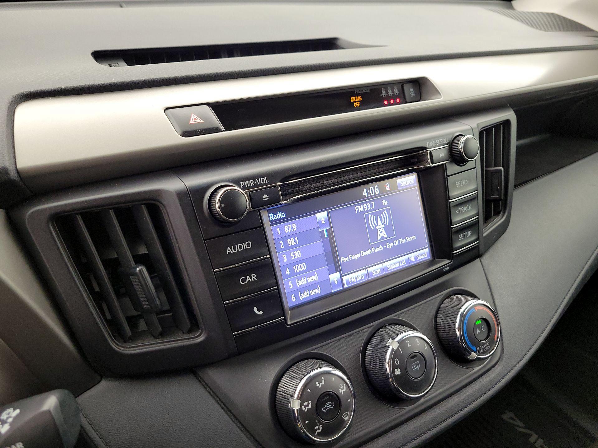 Thumbnail: 2018 Toyota RAV4 - 15