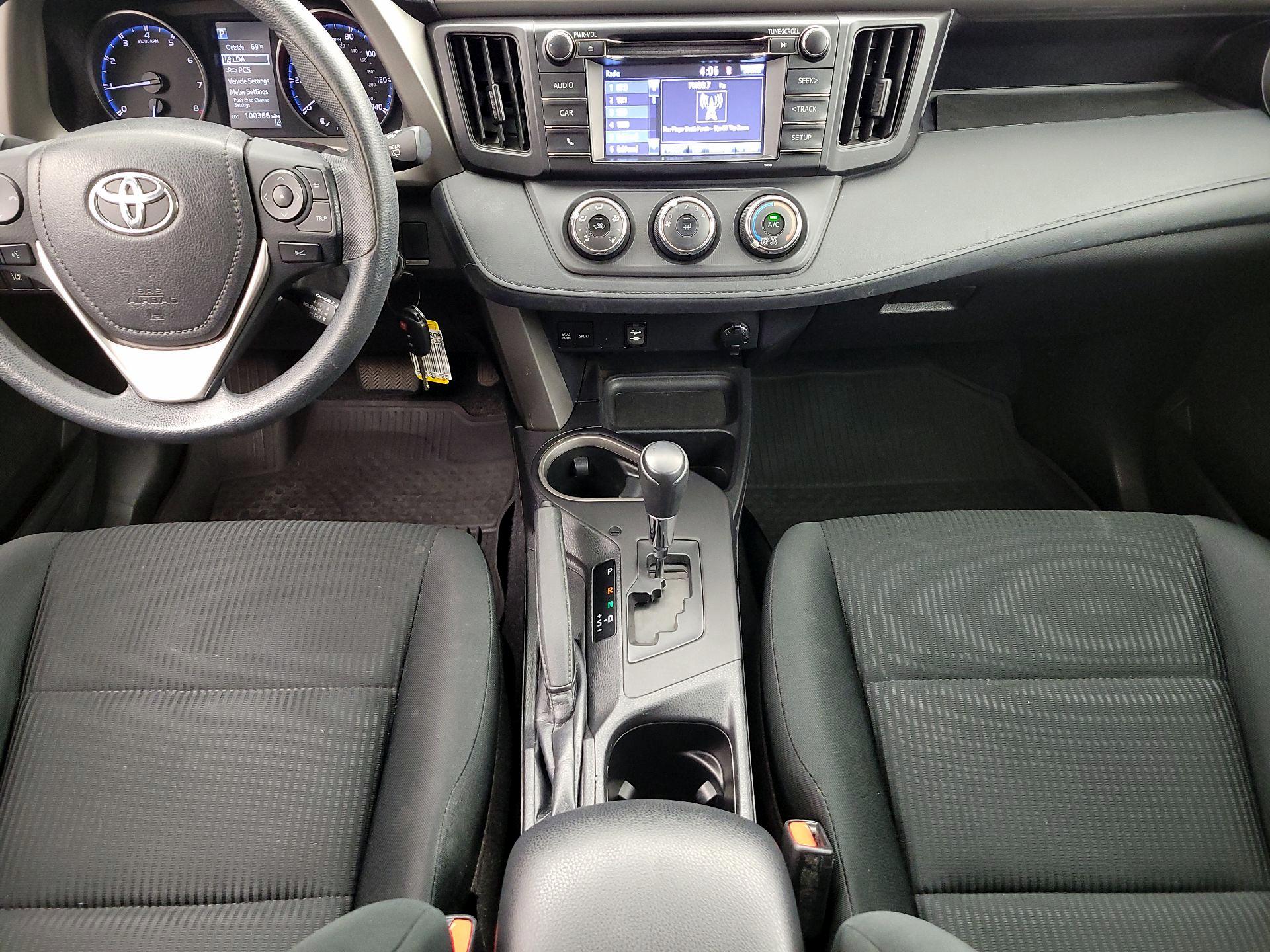 Thumbnail: 2018 Toyota RAV4 - 17