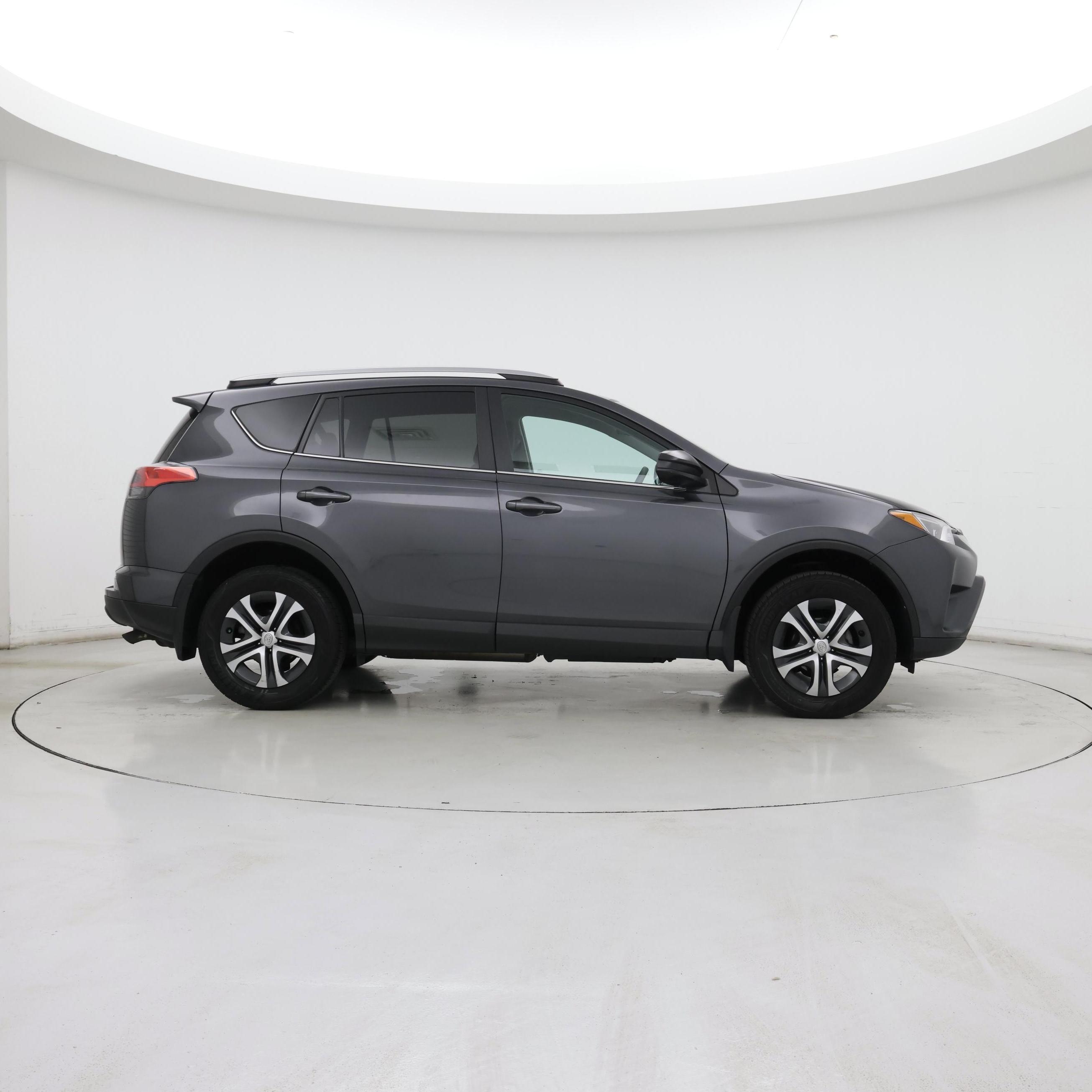 Thumbnail: 2018 Toyota RAV4 - 7