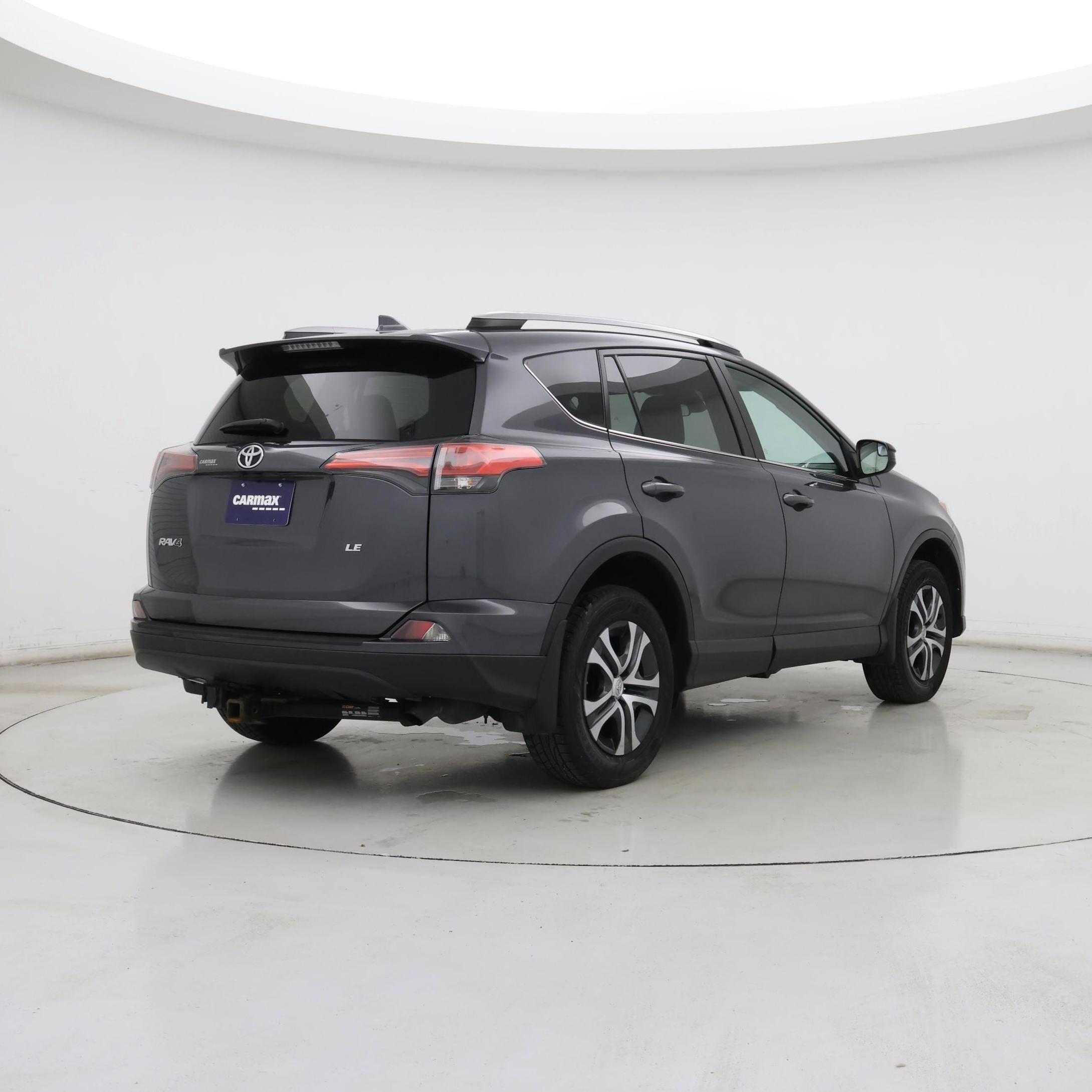 Thumbnail: 2018 Toyota RAV4 - 8