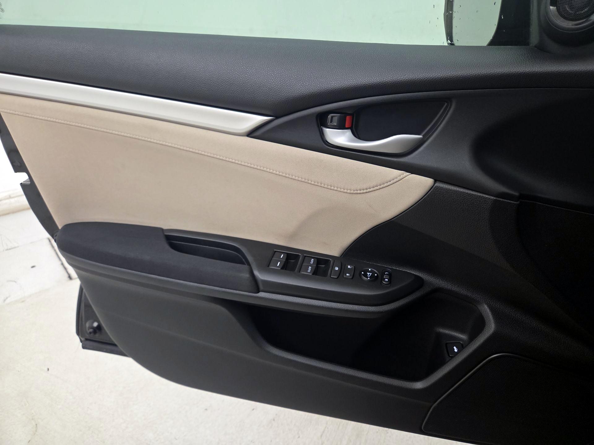 Thumbnail: 2017 Honda Civic - 12