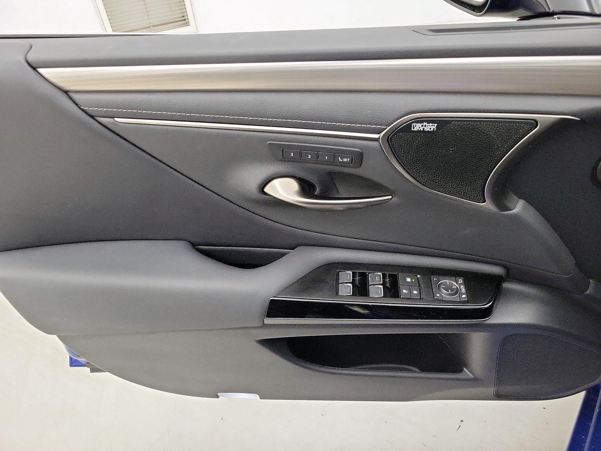 Thumbnail: 2024 Lexus ES - 12