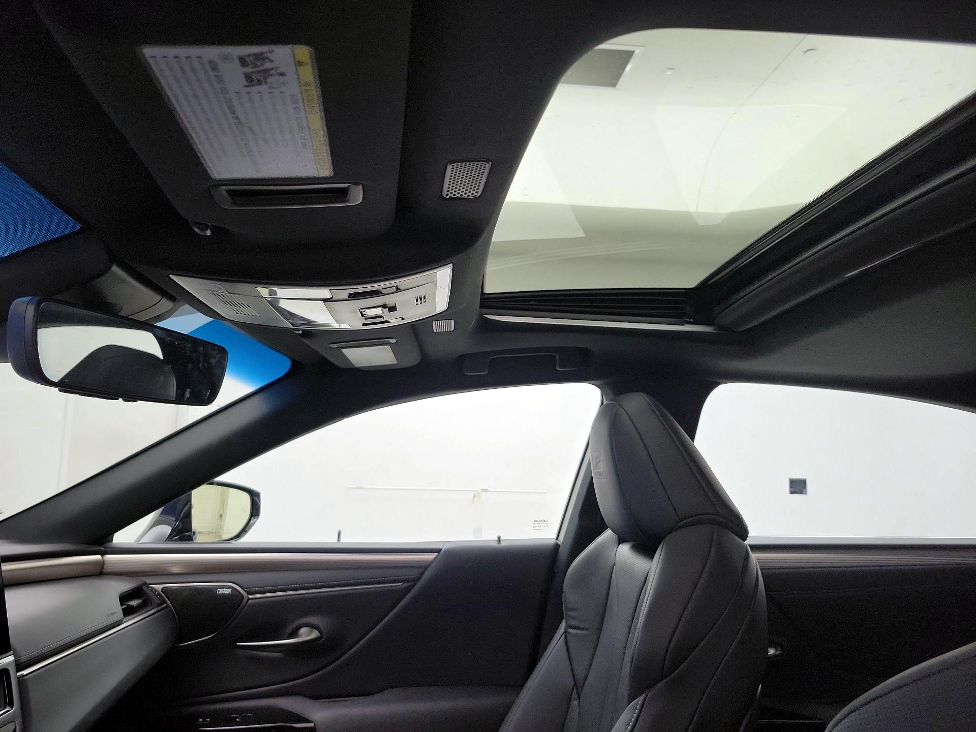 Thumbnail: 2024 Lexus ES - 20