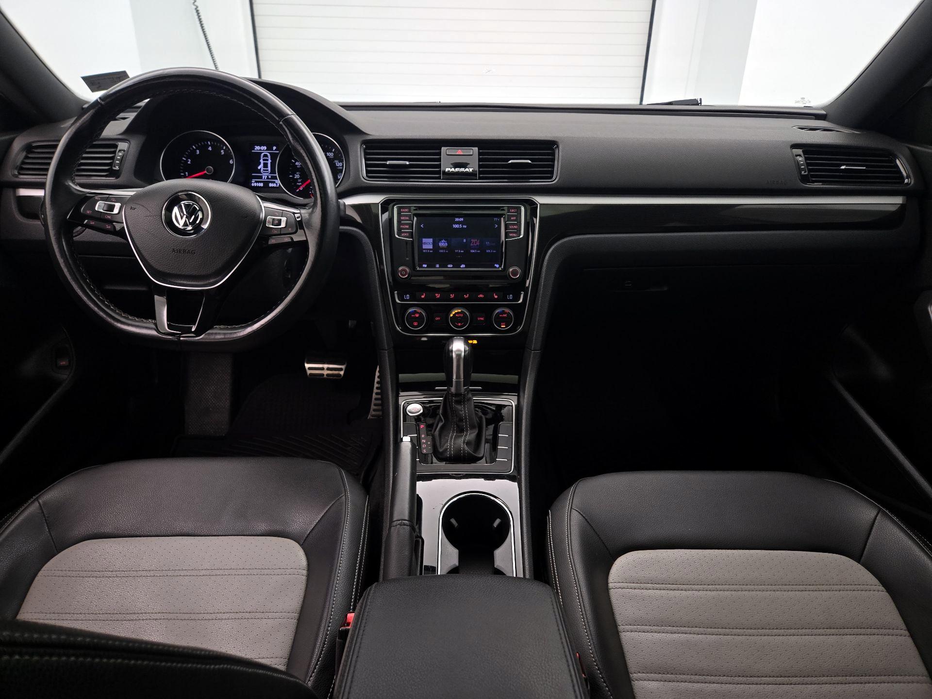 Thumbnail: 2018 Volkswagen Passat - 9