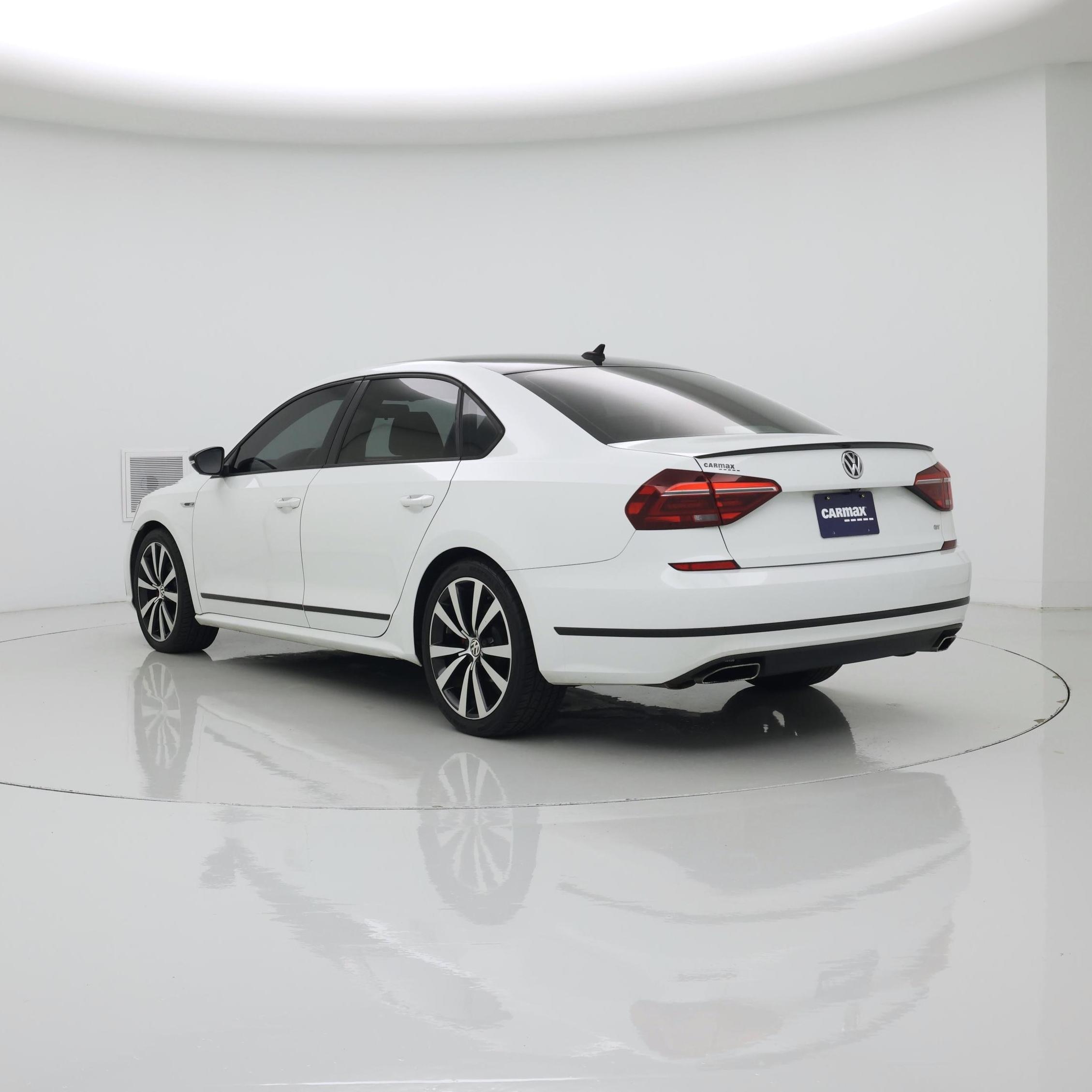 Thumbnail: 2018 Volkswagen Passat - 2