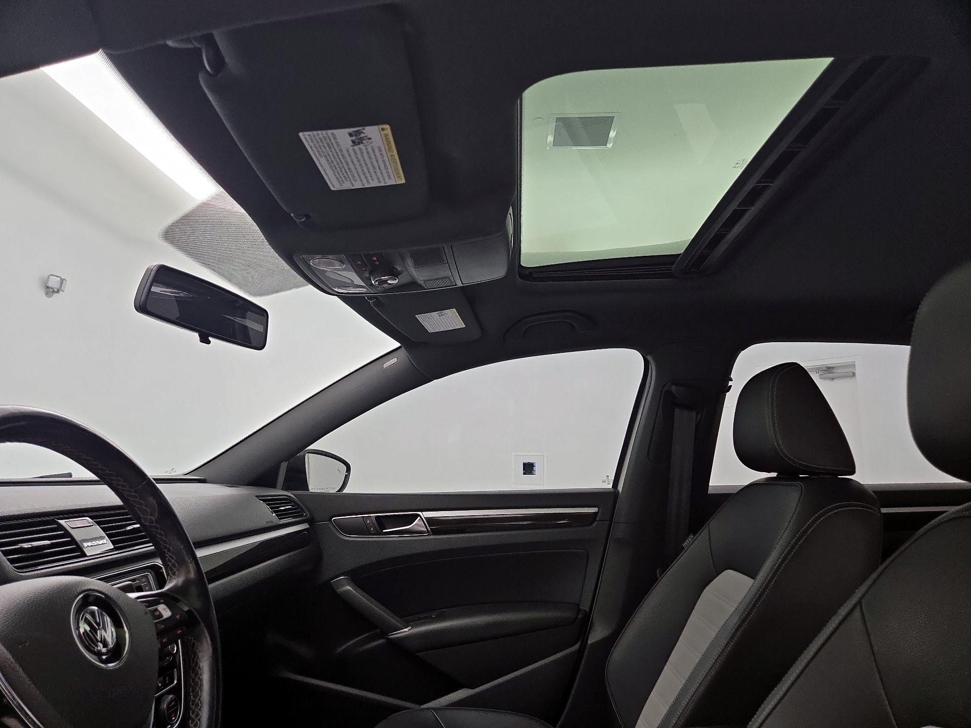 Thumbnail: 2018 Volkswagen Passat - 19