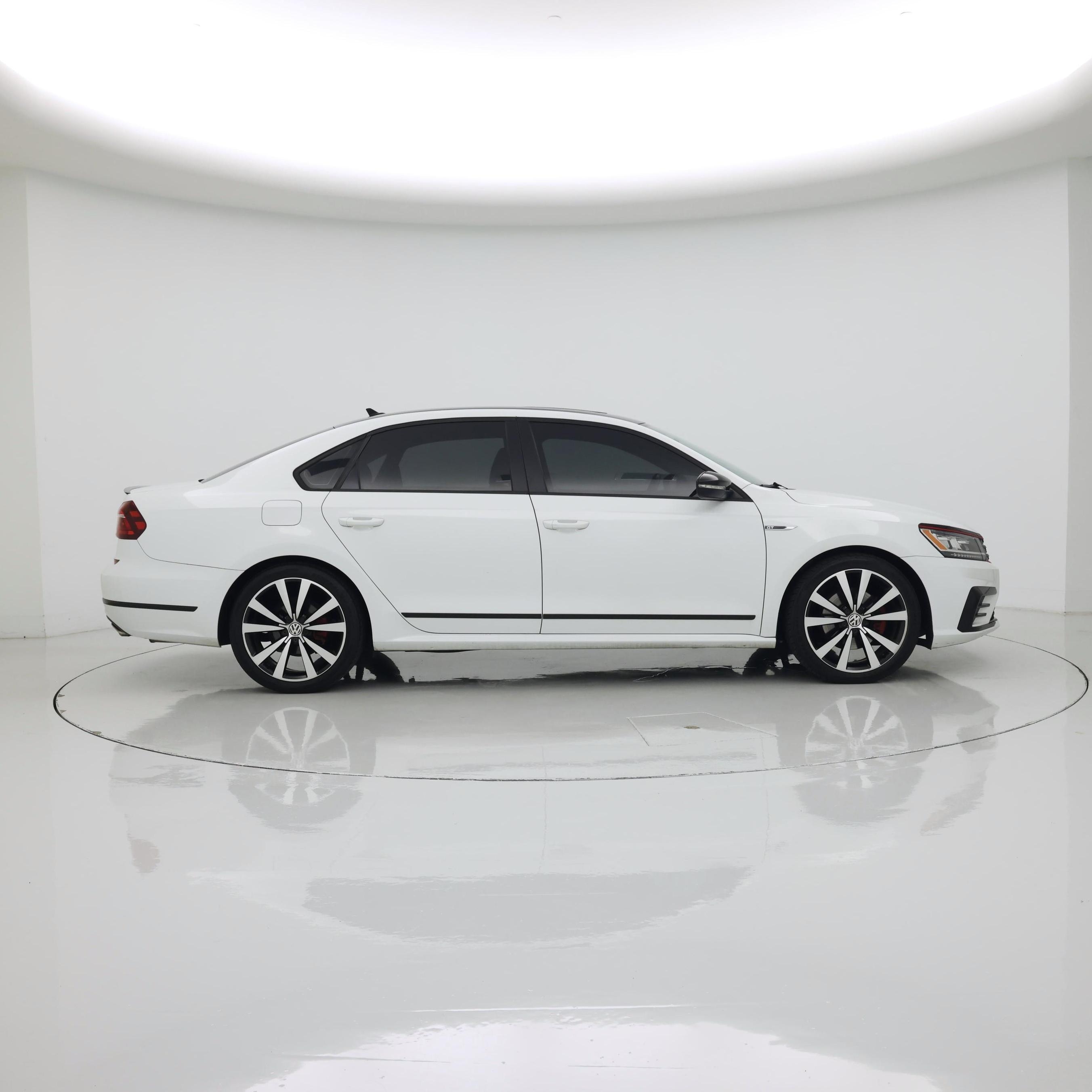 Thumbnail: 2018 Volkswagen Passat - 7
